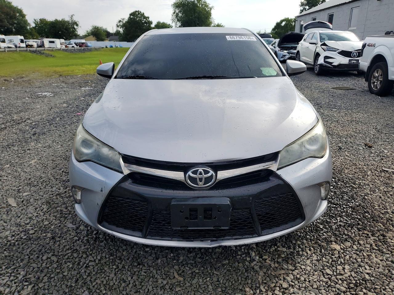 2017 Toyota Camry Se - Image 5