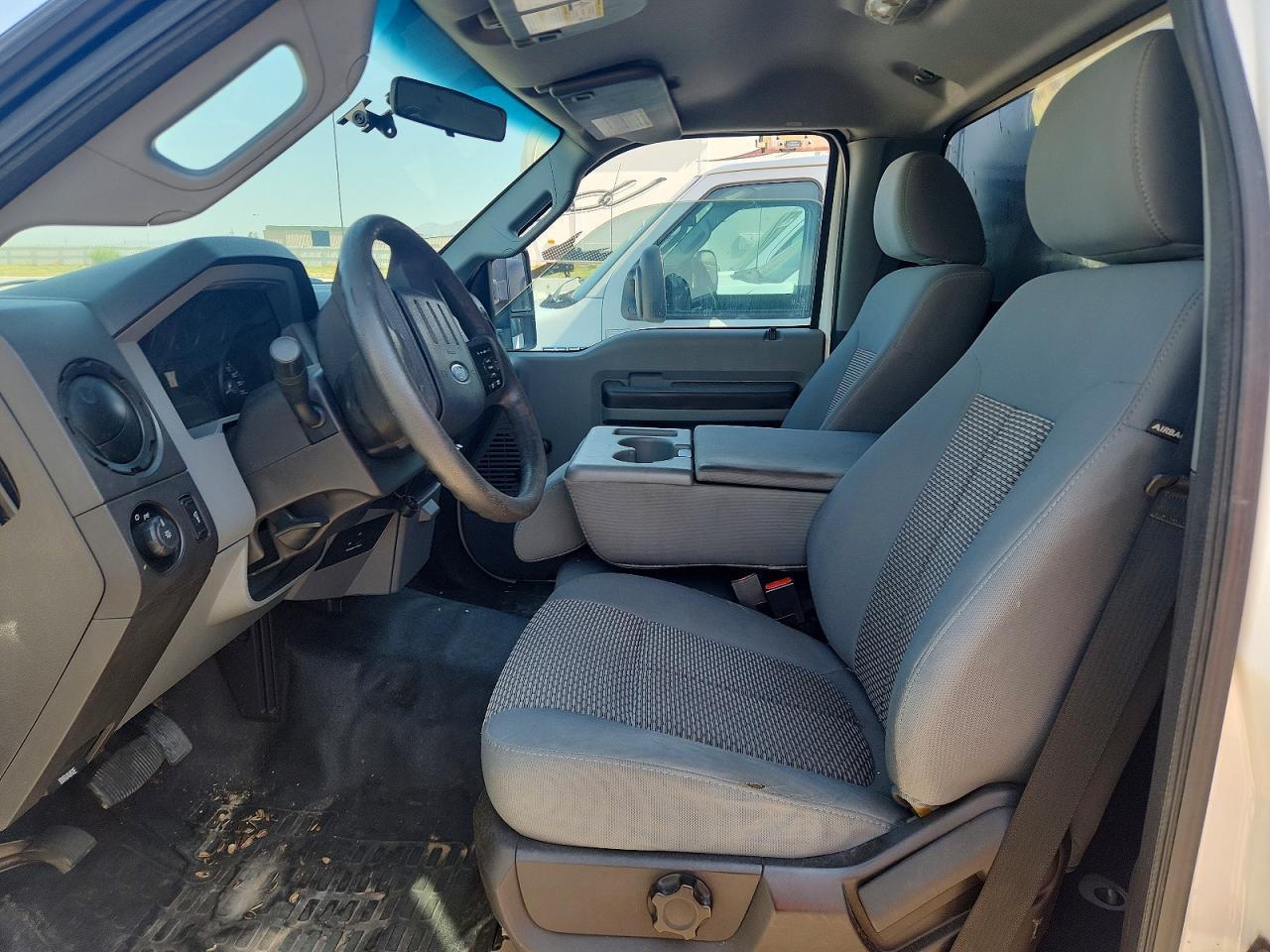 2012 Ford F550 Super Duty Box Truck - Фото 7