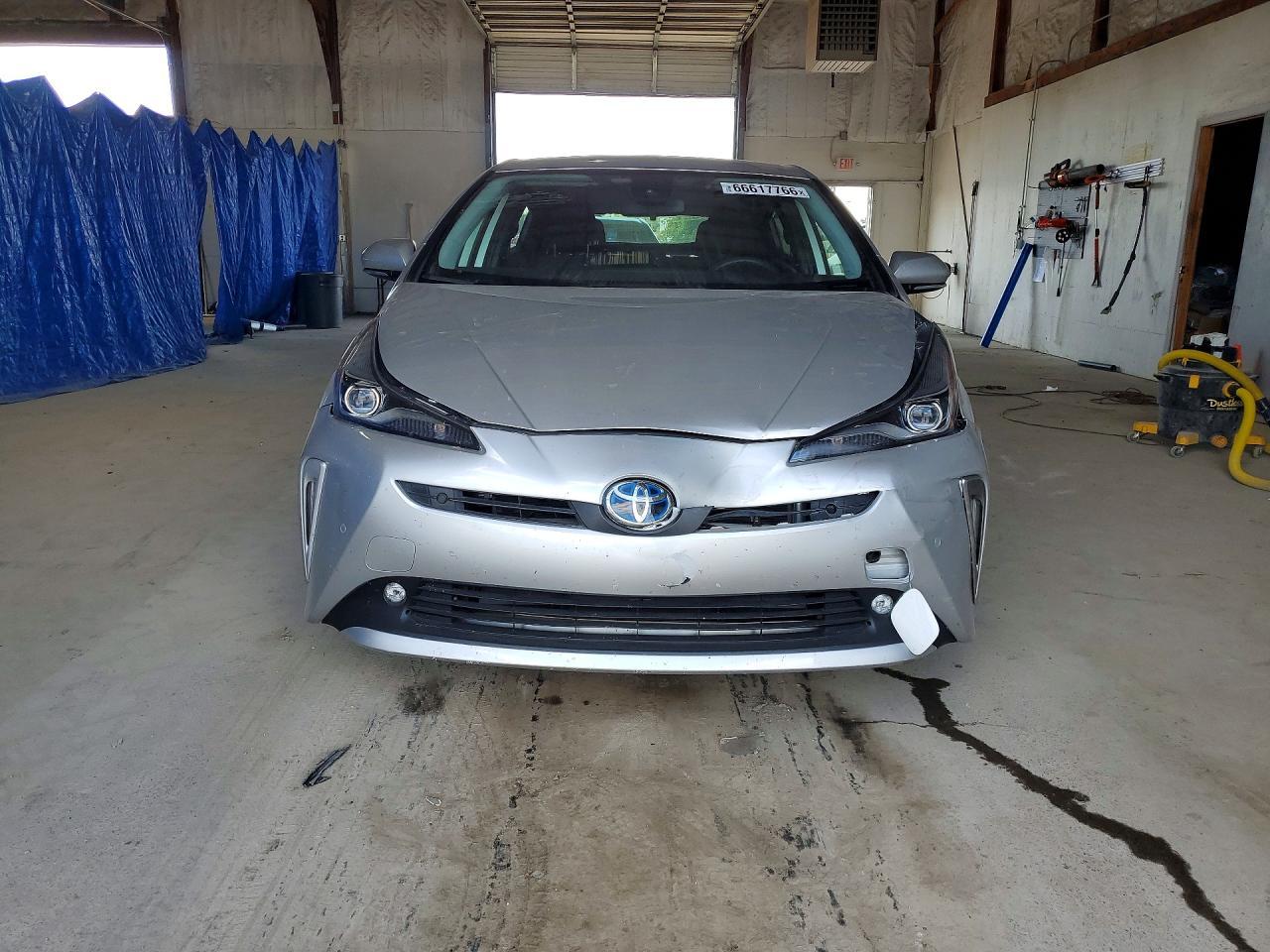 2019 Toyota Prius Le Awd-E - Image 5