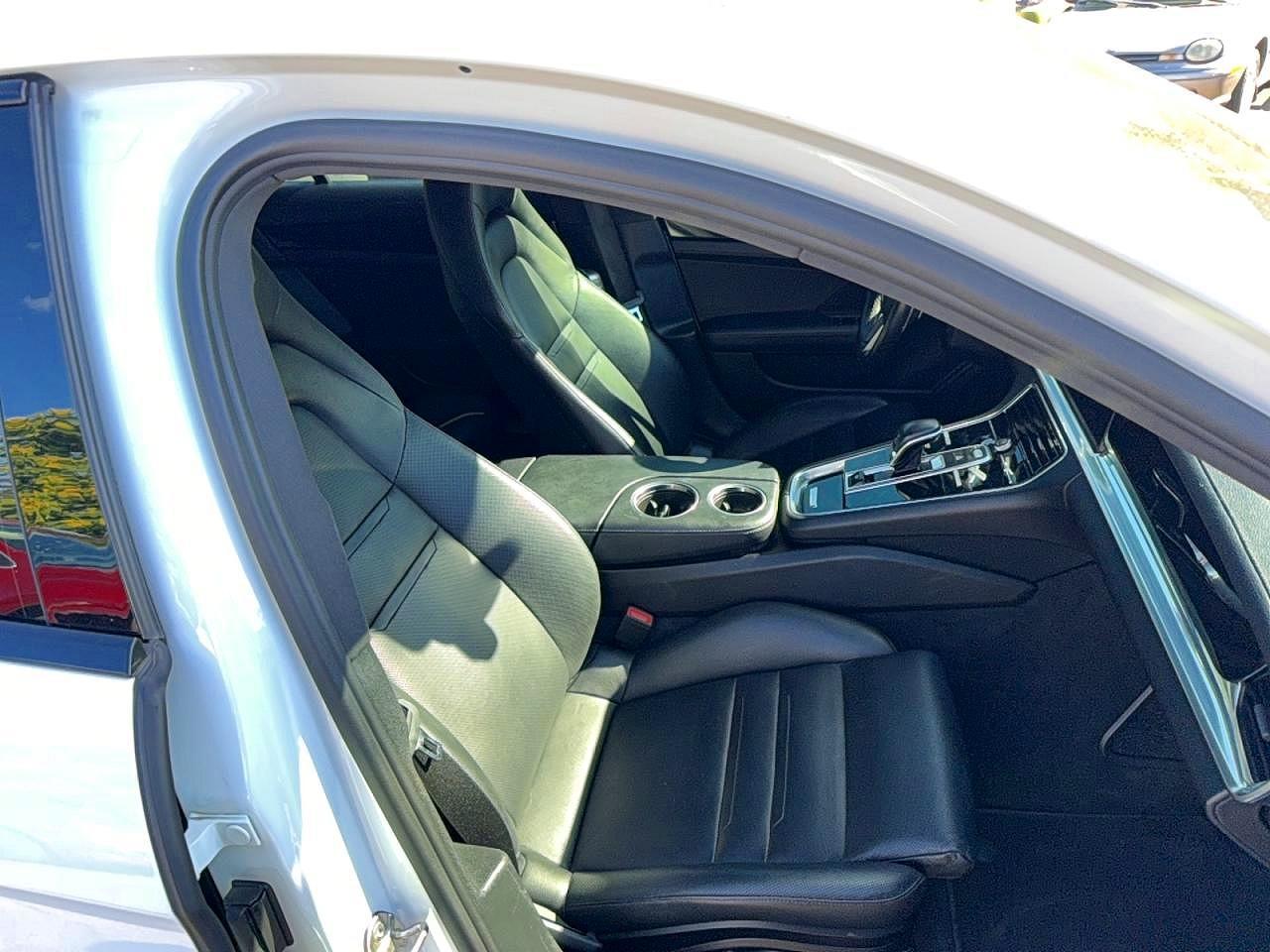 2017 Porsche Panamera 2 - Image 5