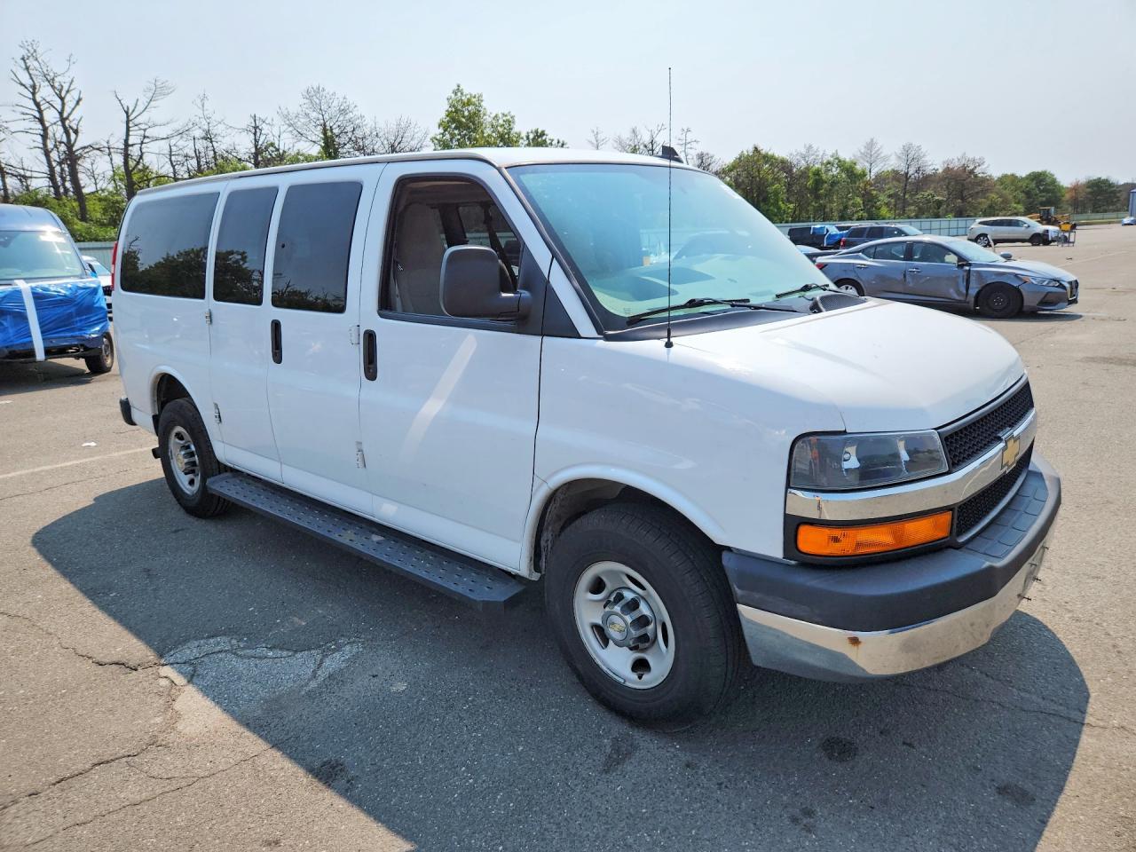 2016 Chevrolet Express G3500 Lt - Image 4
