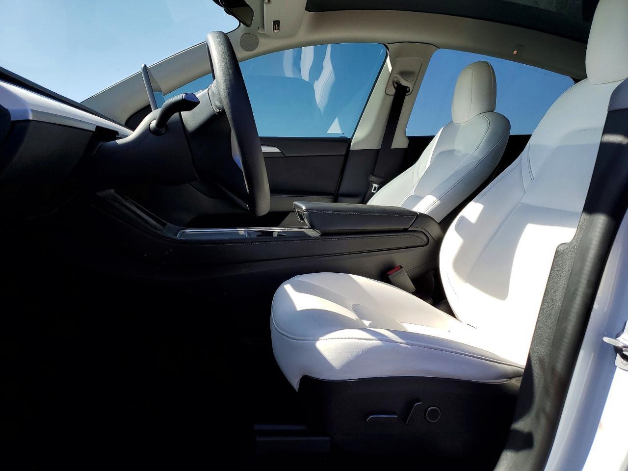 2022 Tesla Model Y - Image 7