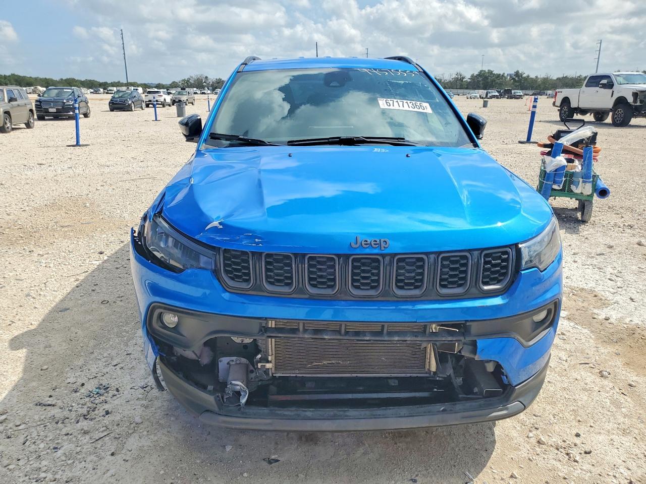 2025 Jeep Compass Latitude - Image 5