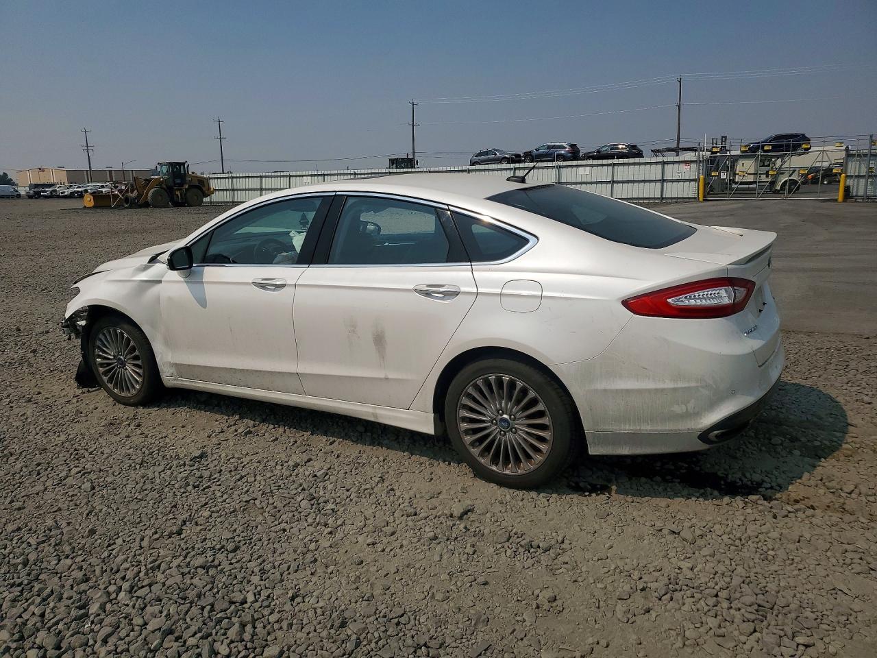 2014 Ford Fusion Titanium - Image 2