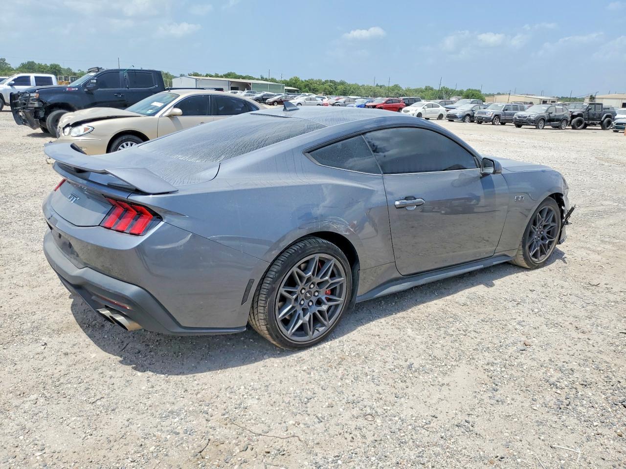 2025 Ford Mustang Gt - Фото 3
