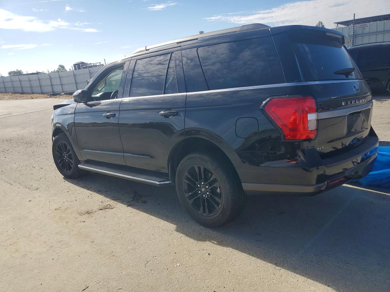 2022 Ford Expedition Xlt - Фото 2