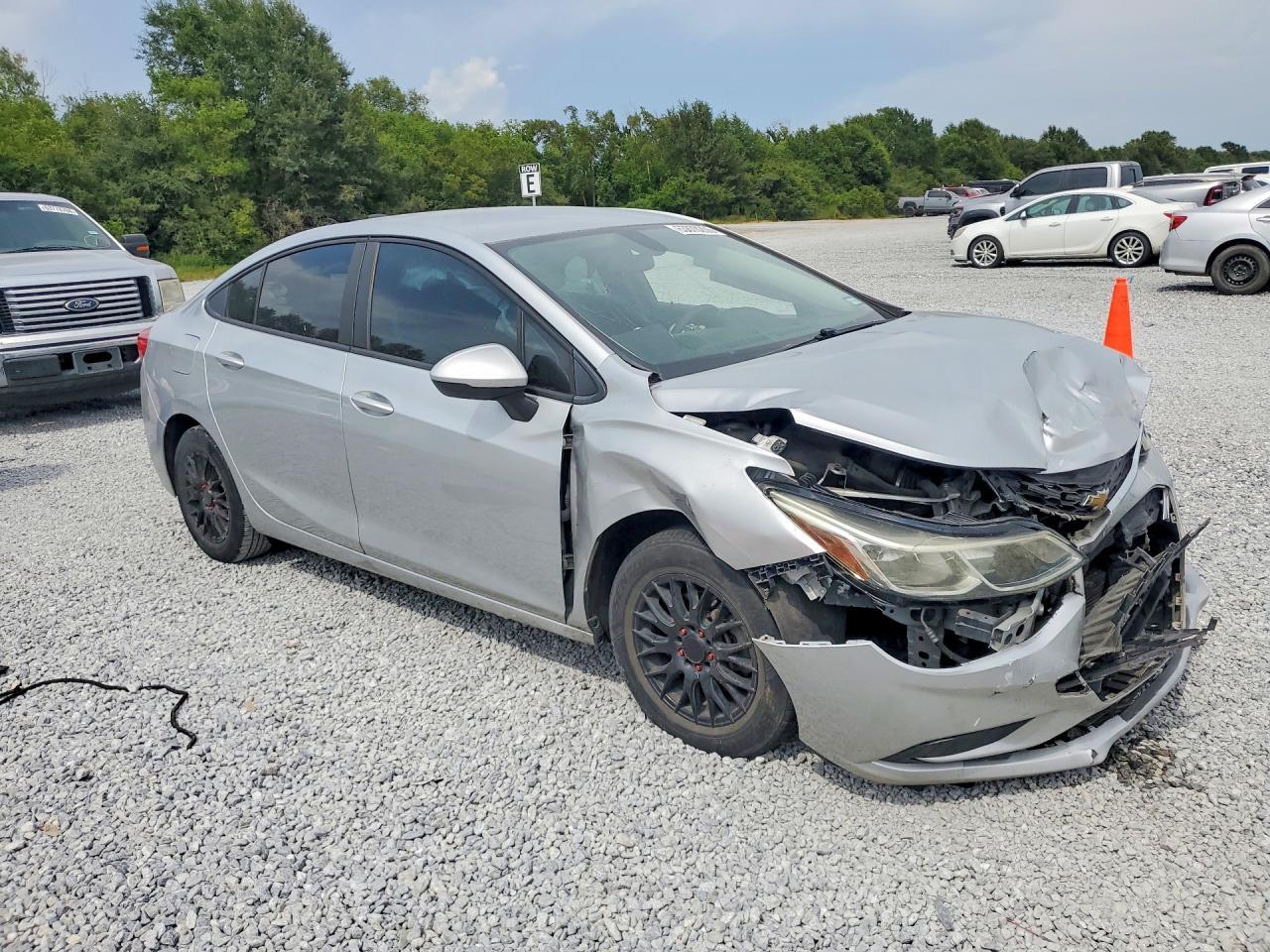 2018 Chevrolet Cruze Ls - Image 4