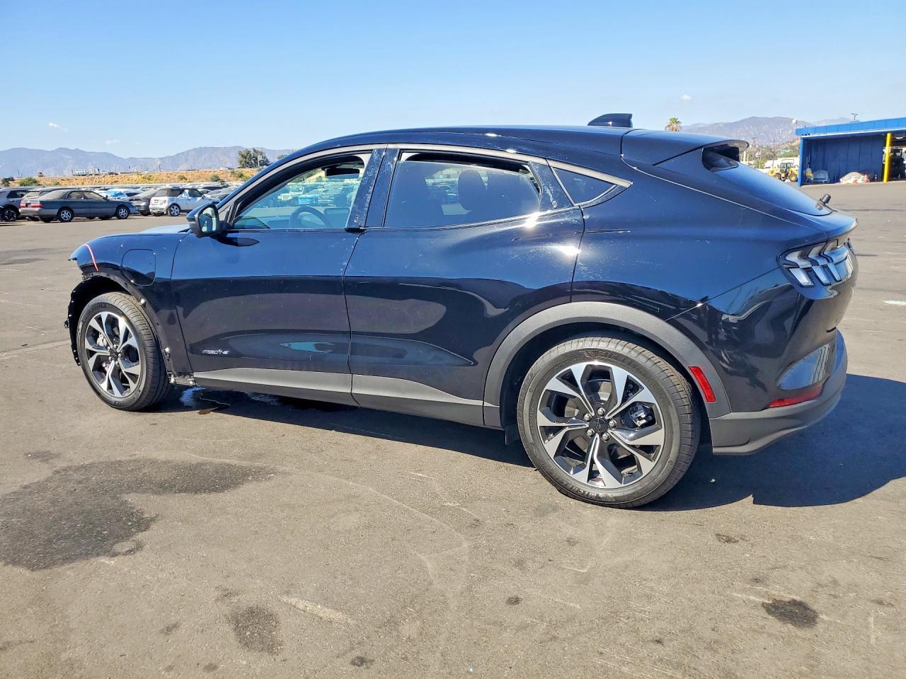 2025 Ford Mustang Mach-E Select - Фото 2