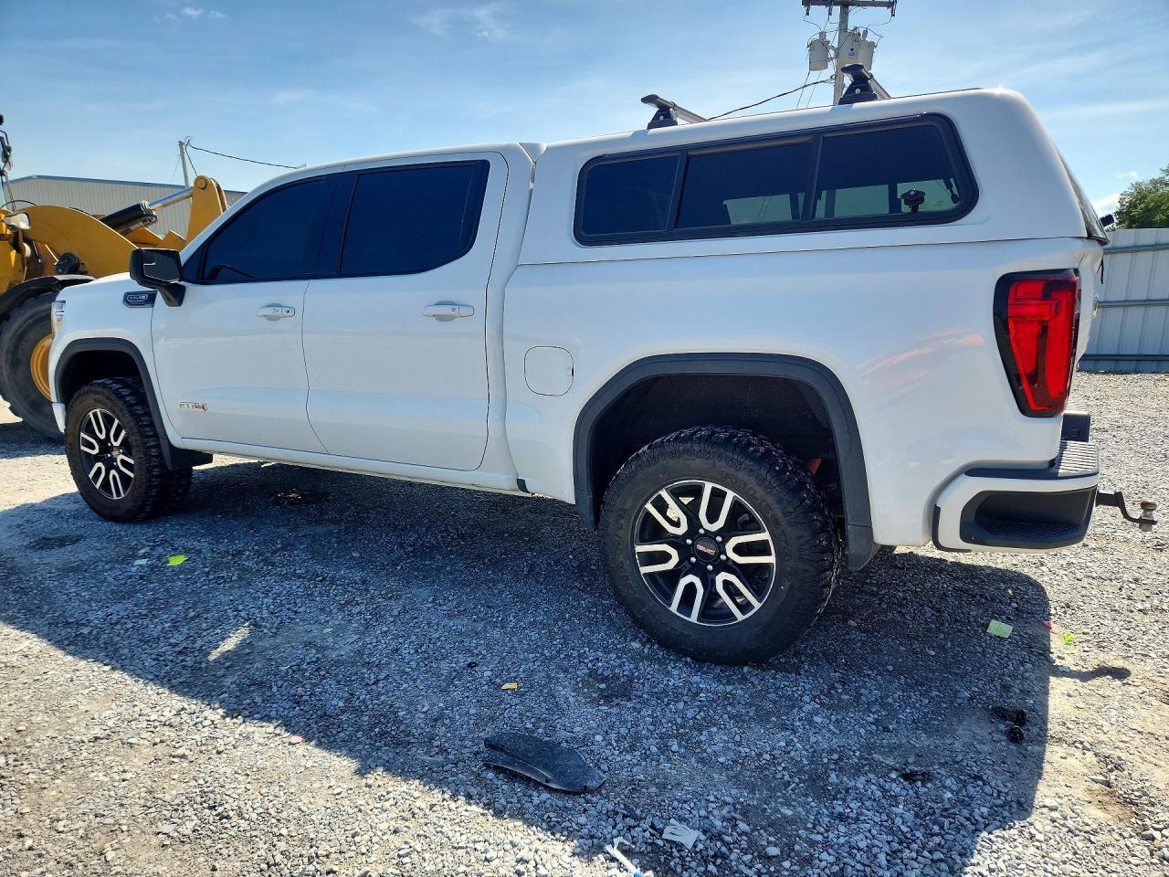 2021 GMC Sierra K1500 At4 - Фото 2
