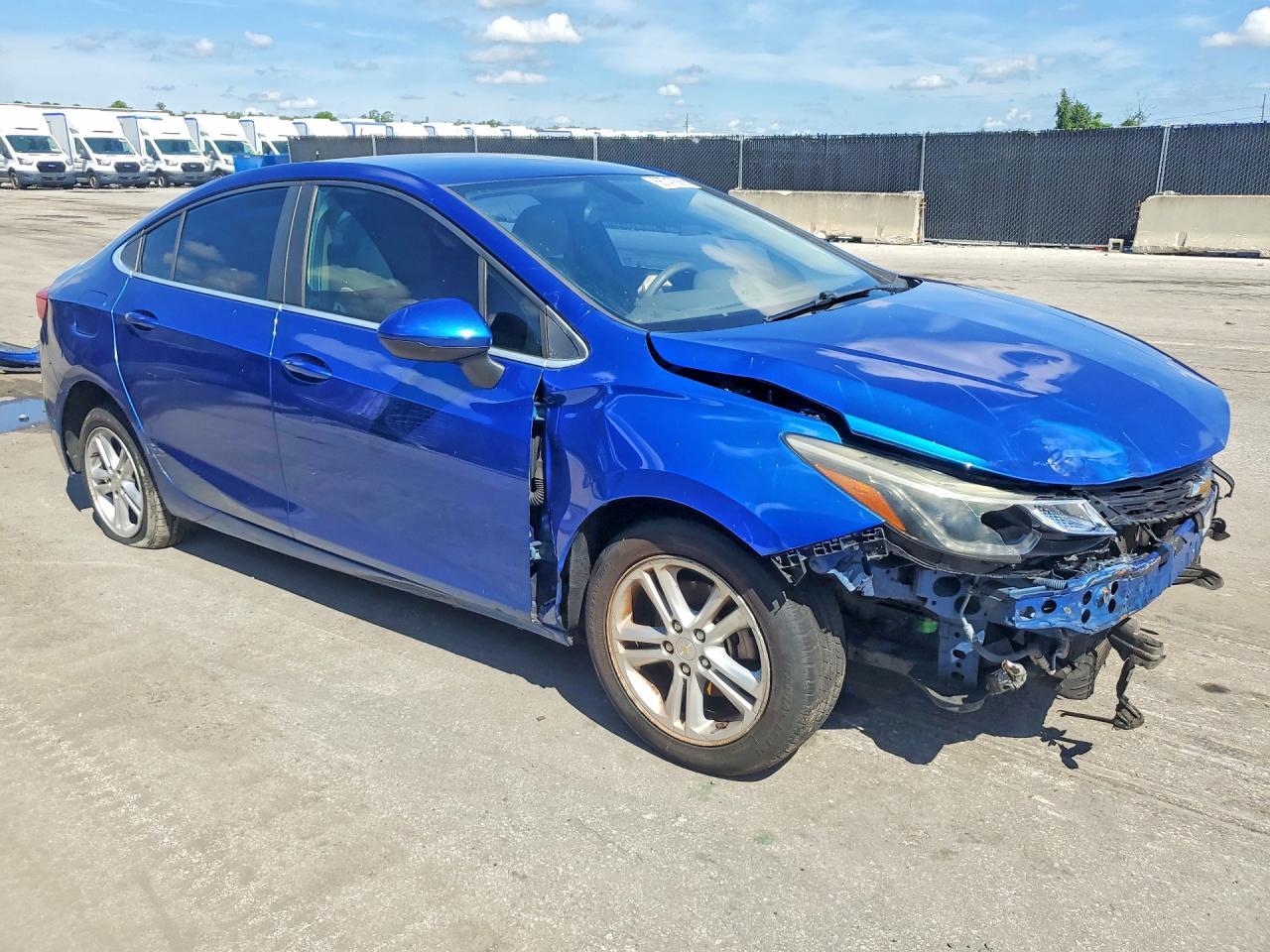 2018 Chevrolet Cruze Lt - Image 4