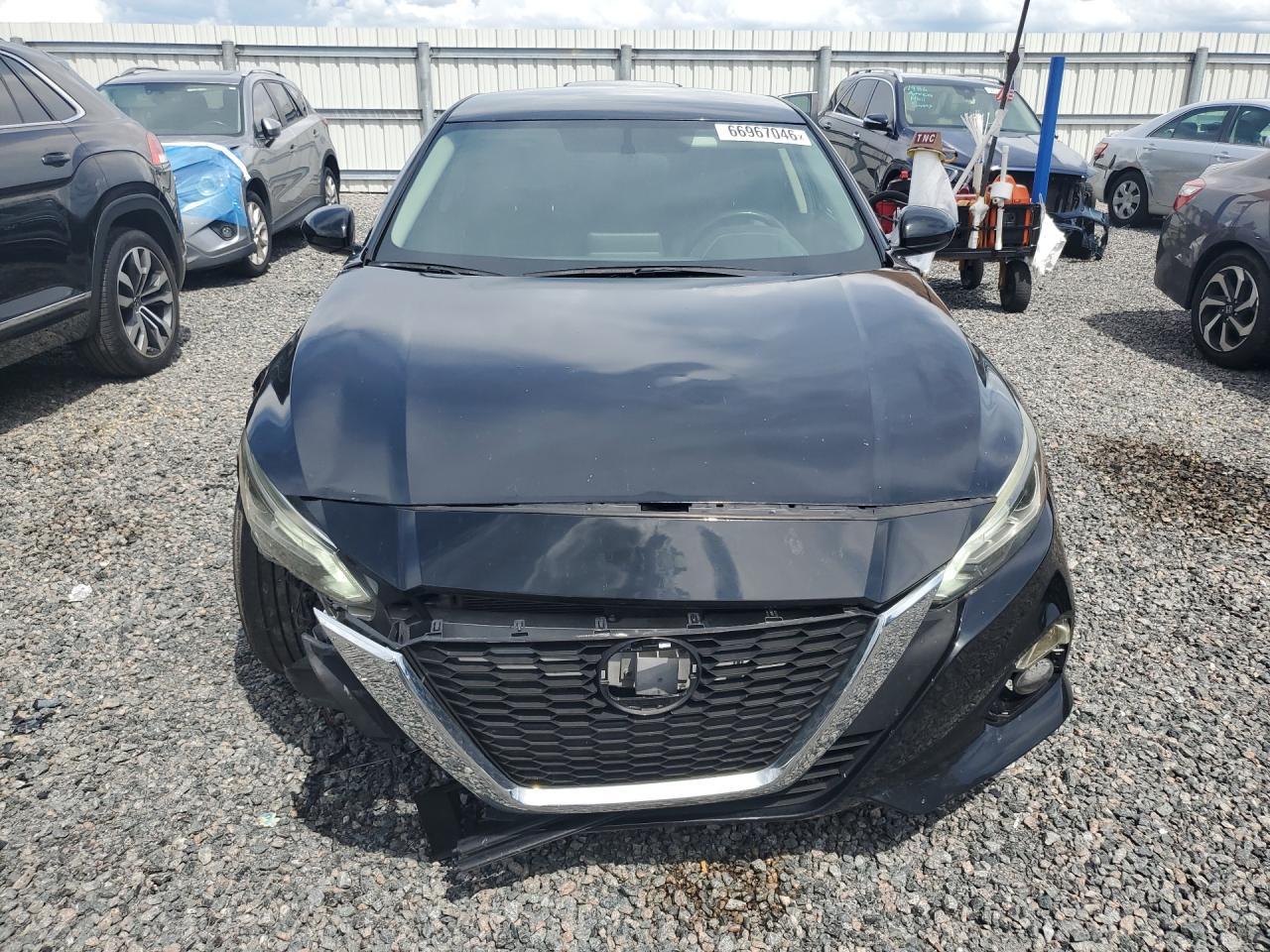 2019 Nissan Altima Sr - Фото 5