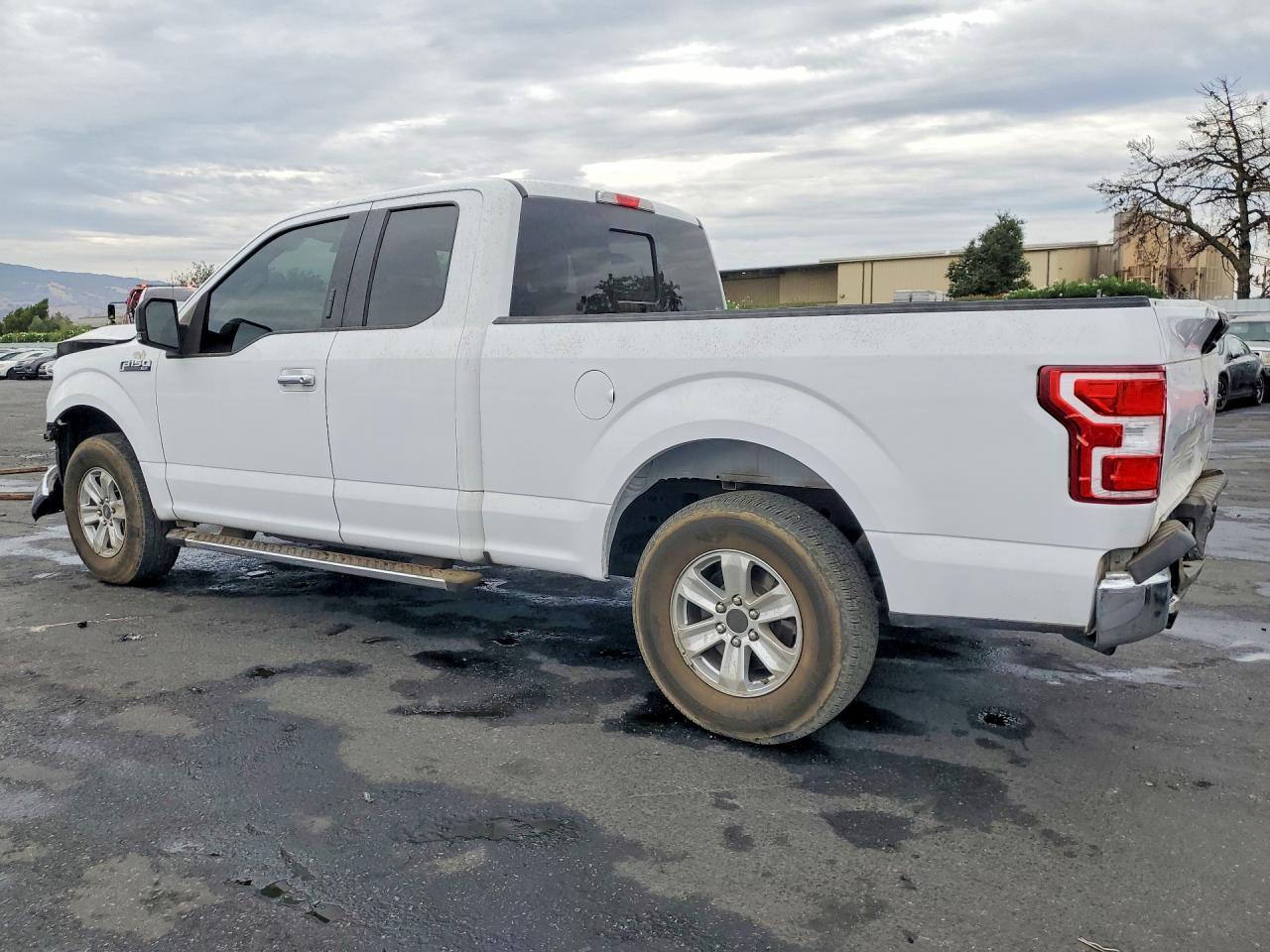 2020 Ford F150 Super Cab - Фото 2