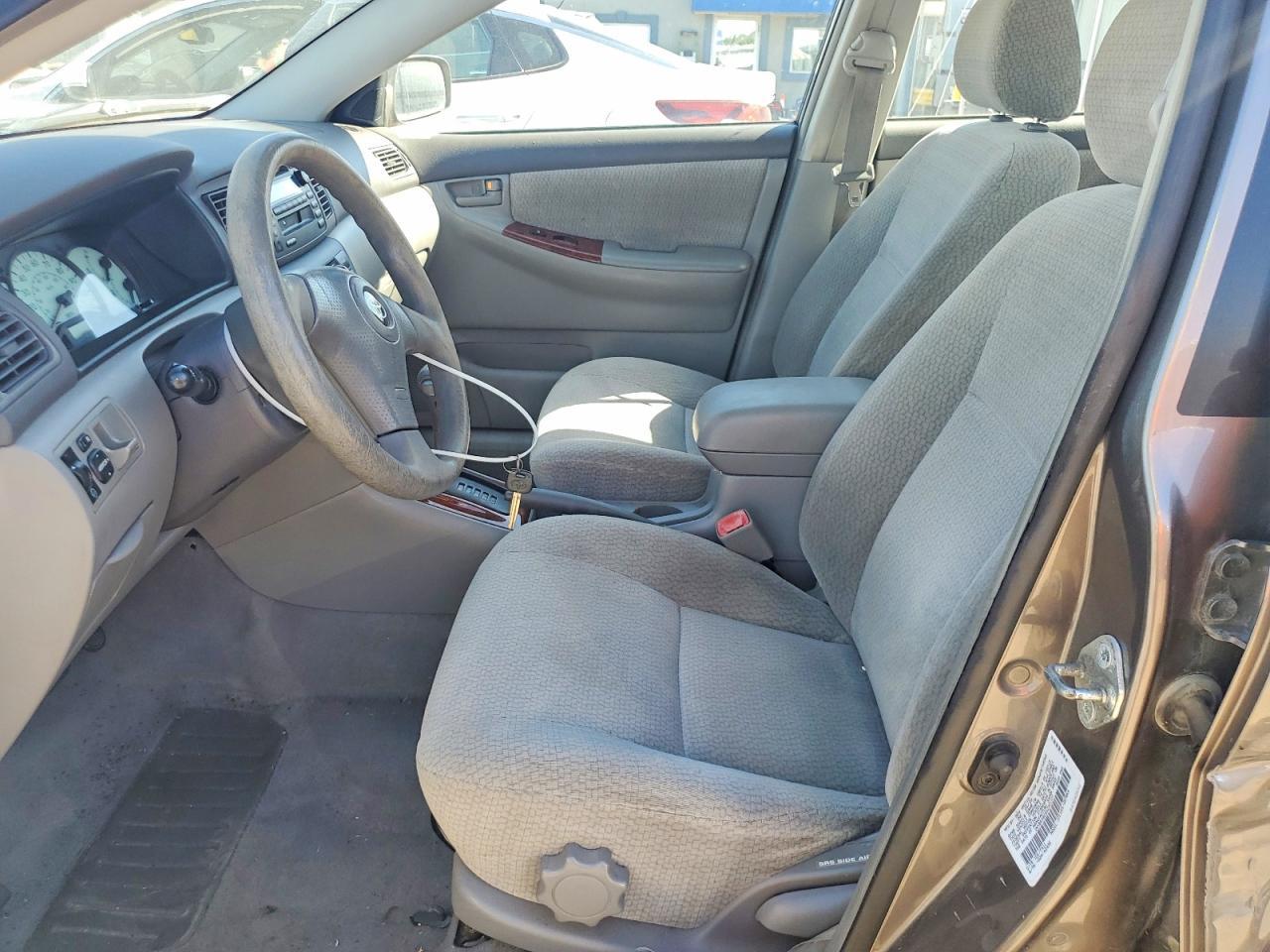 2004 Toyota Corolla Le - Image 7