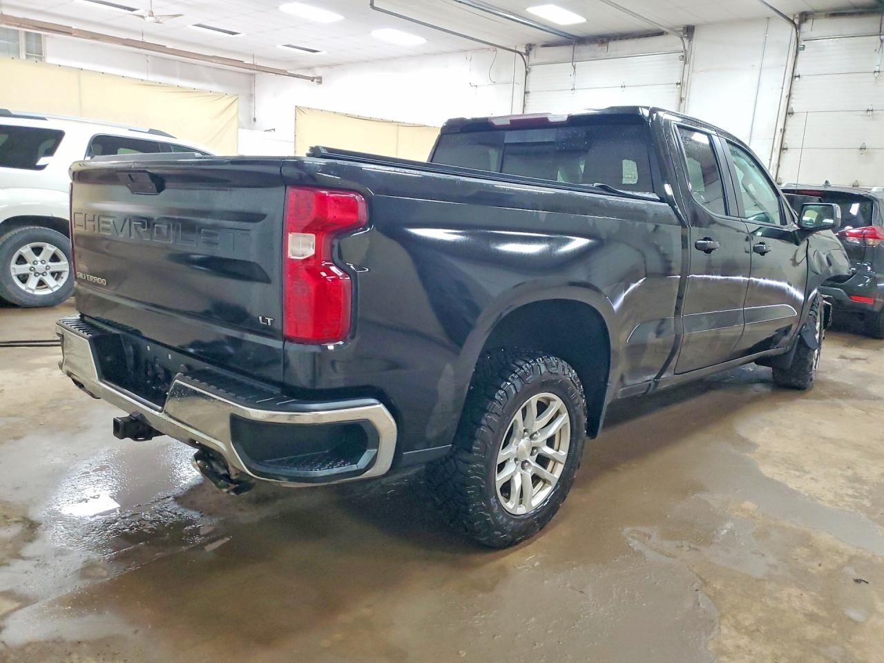 2020 Chevrolet Silverado K1500 Lt - Фото 3