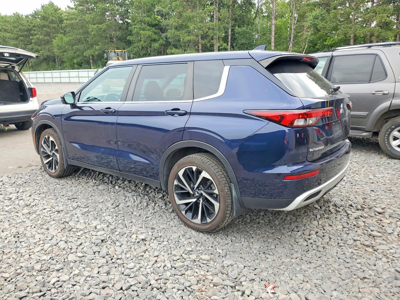 2023 Mitsubishi Outlander Se - Фото 2