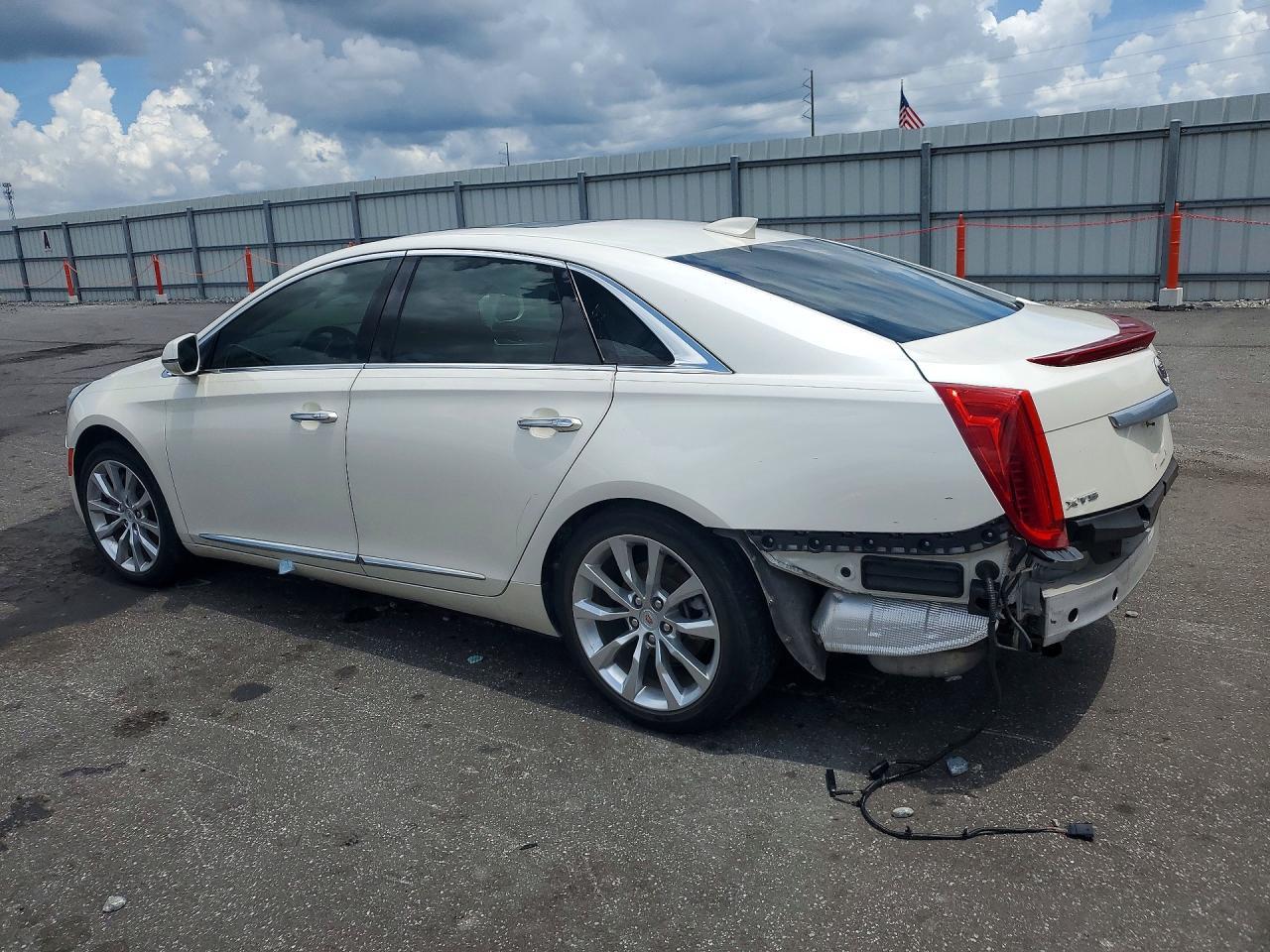 2015 Cadillac Xts Luxury Collection - Image 2