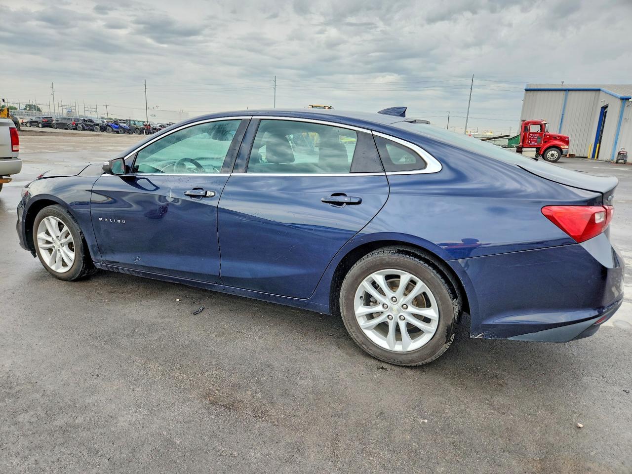 2018 Chevrolet Malibu Lt - Image 2