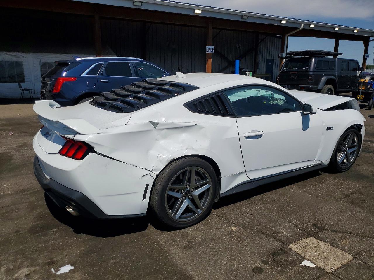 2024 Ford Mustang Gt - Image 3