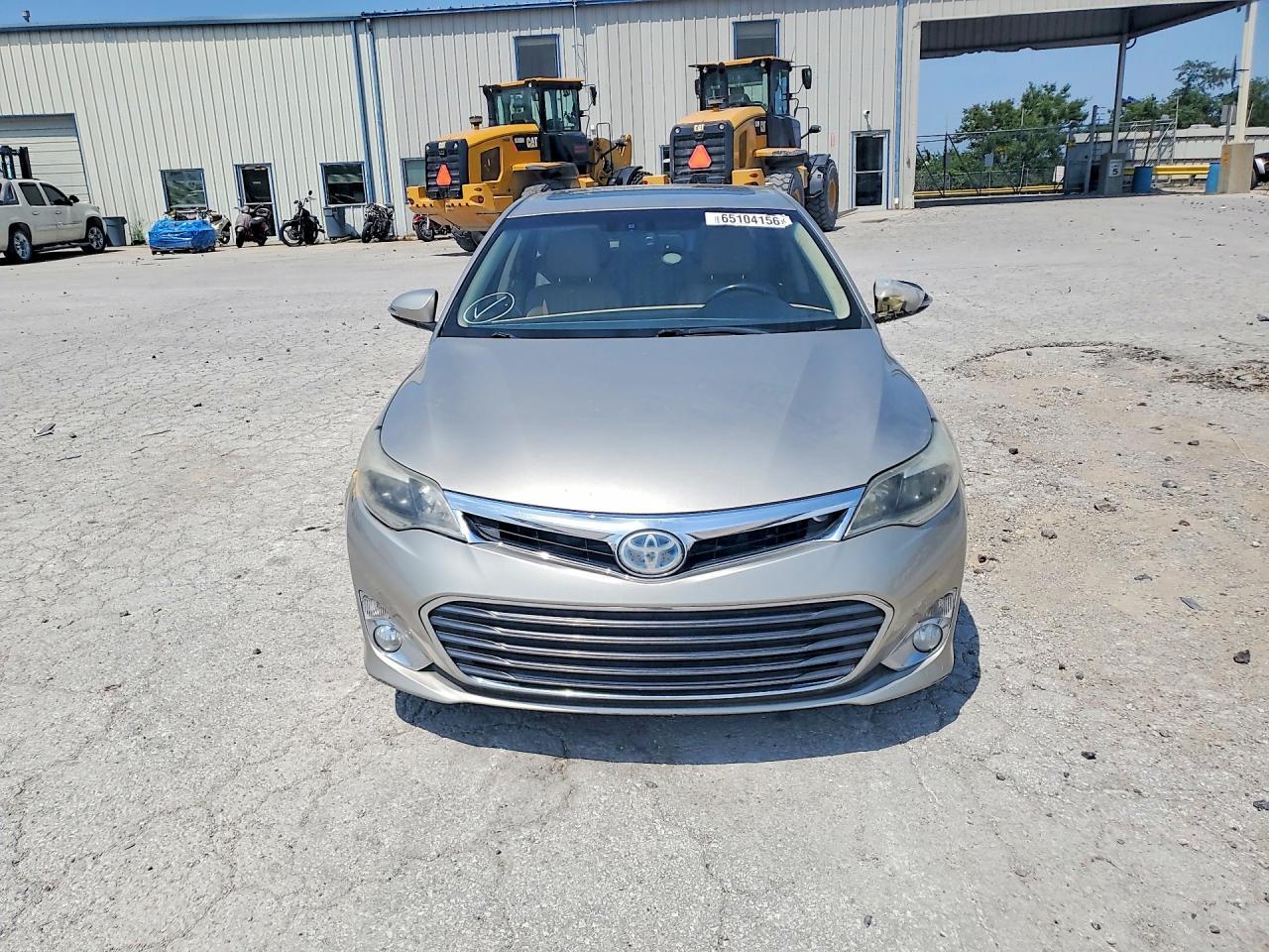 2013 Toyota Avalon Hybrid Limited - Image 5
