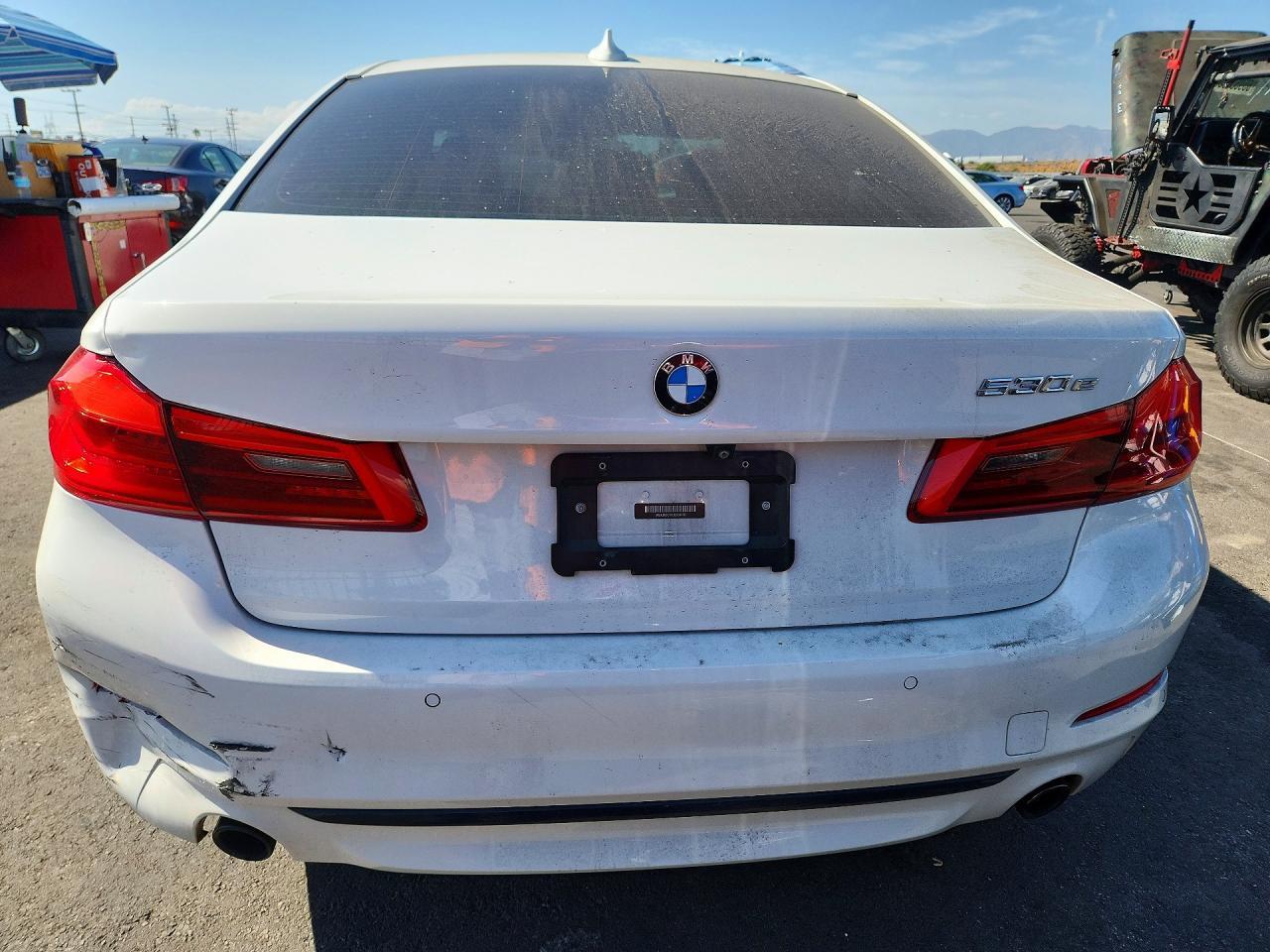 2018 BMW 530E - Фото 6