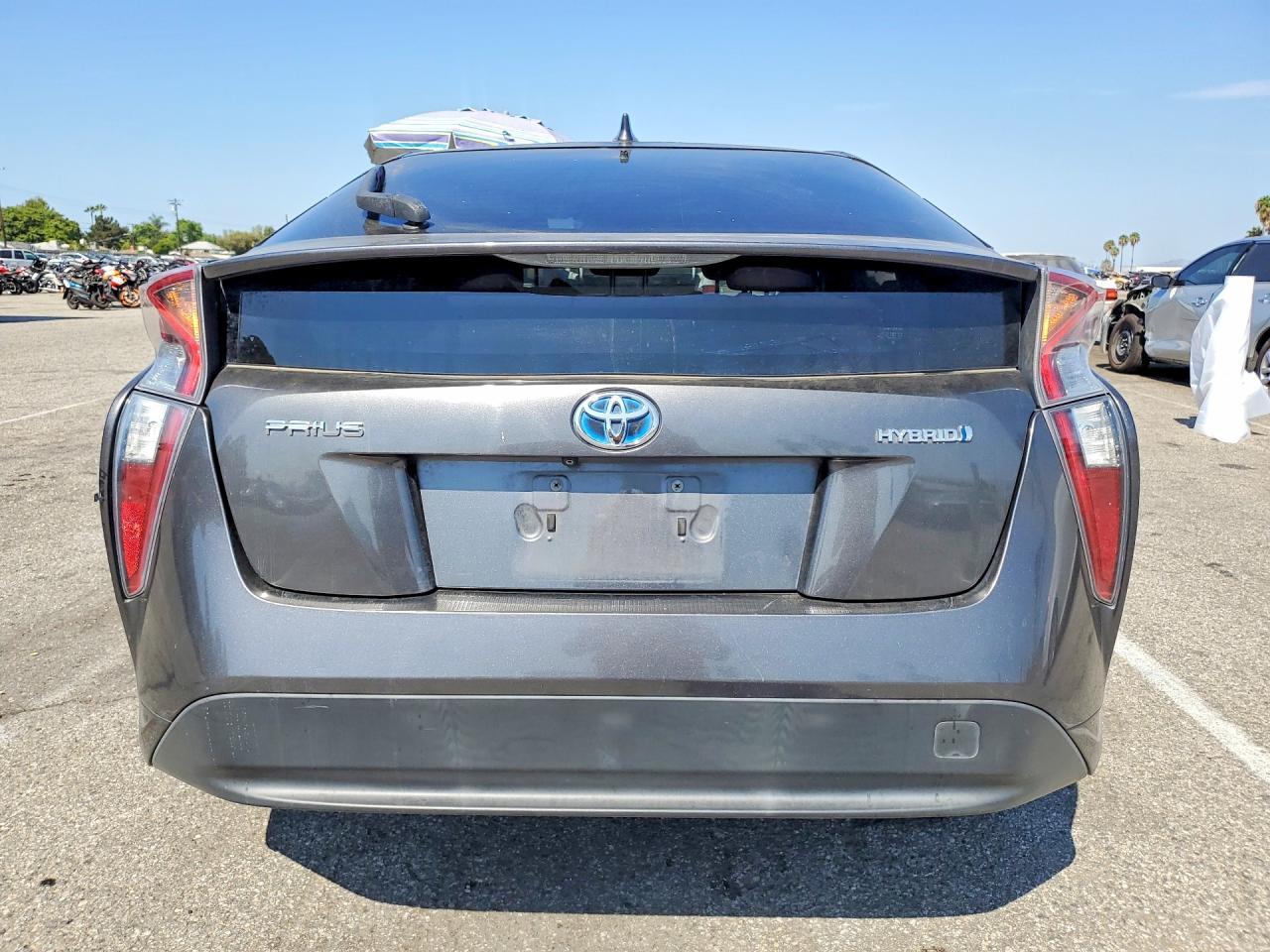 2017 Toyota Prius Two - Фото 6