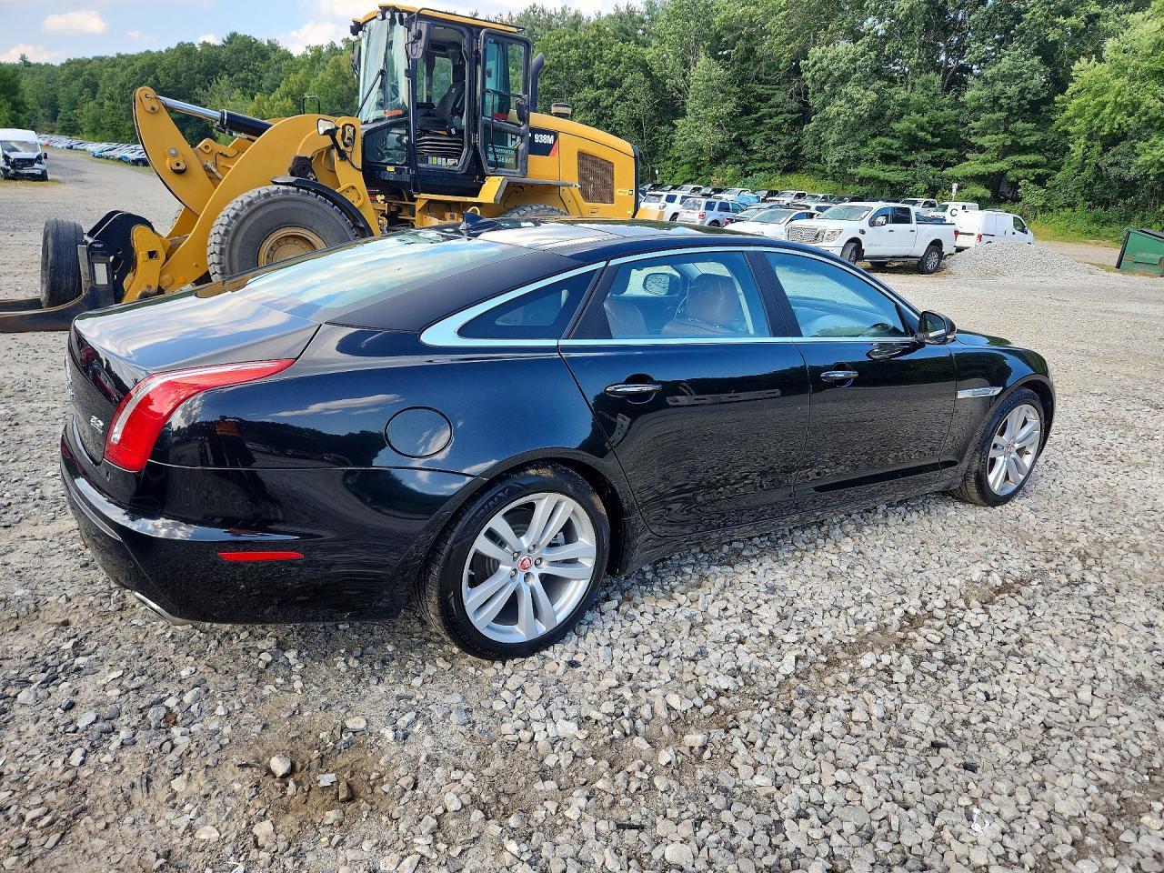 2014 Jaguar Xjl Portfolio - Image 3