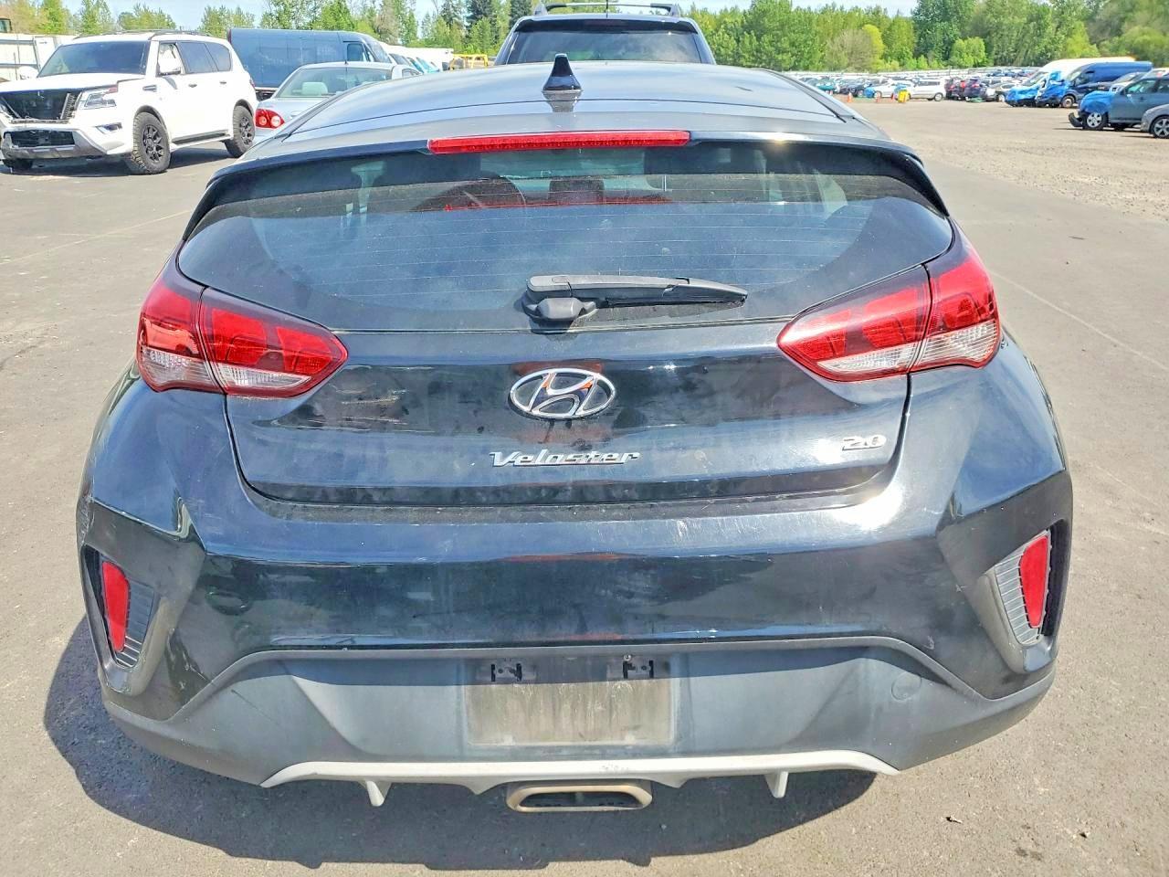 2016 Hyundai Veloster Base - Image 6