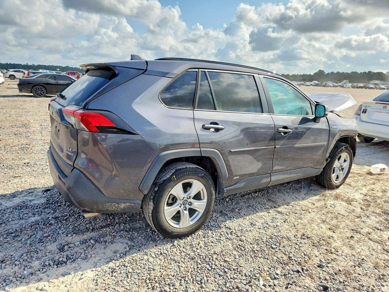 2020 Toyota Rav4 Le - Image 3