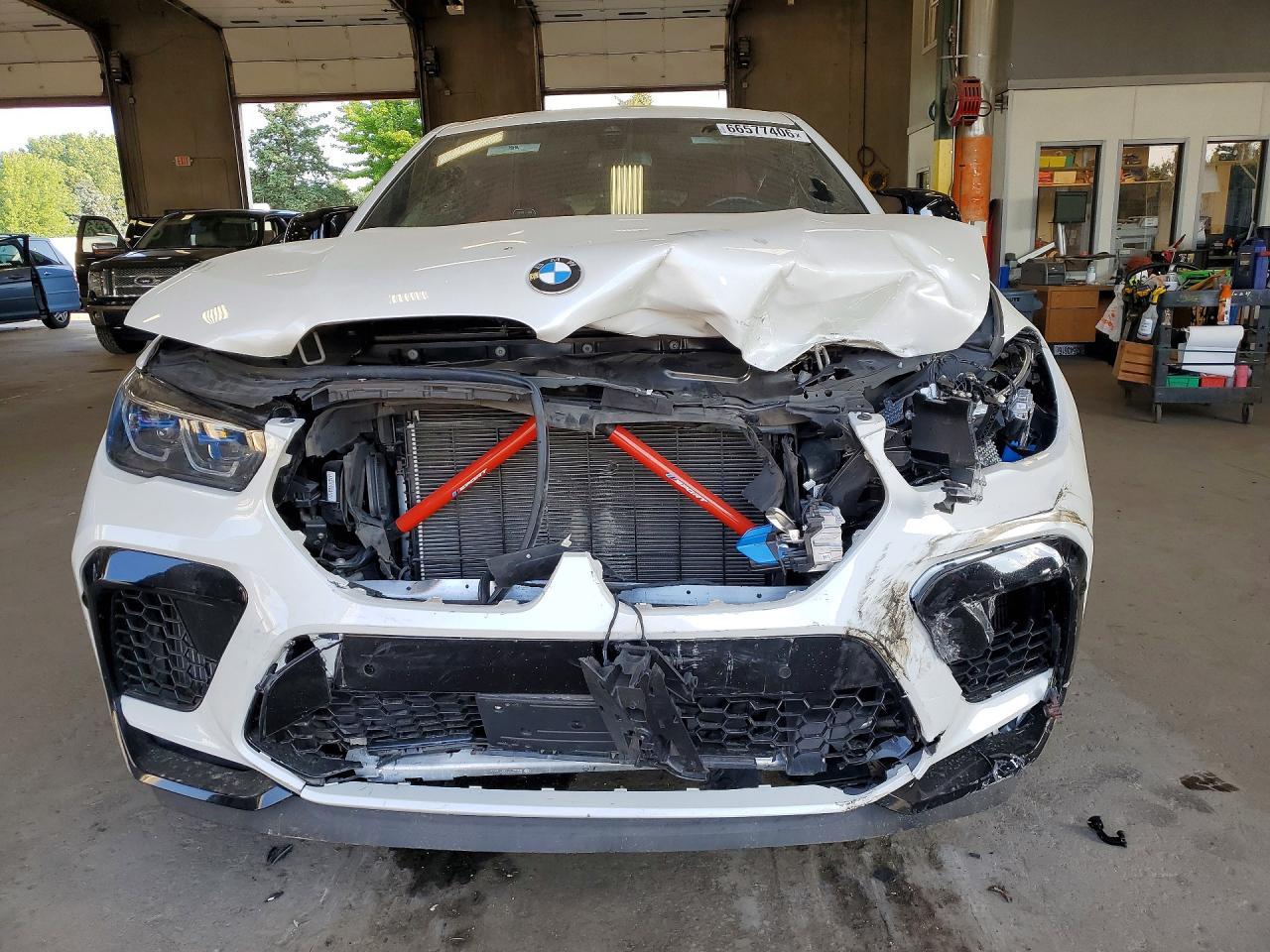 2022 BMW X6 M - Фото 5
