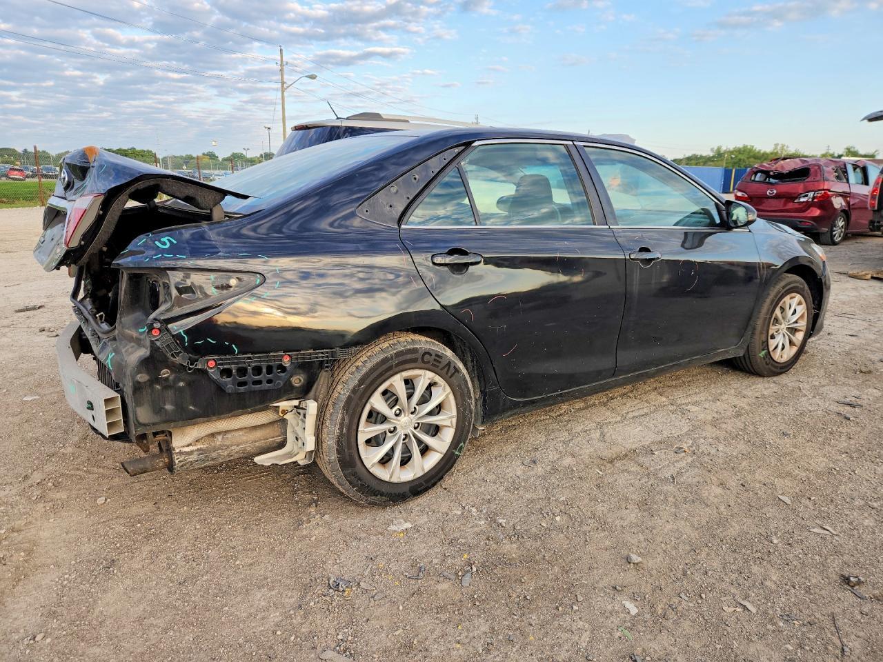 2015 Toyota Camry Le - Image 3