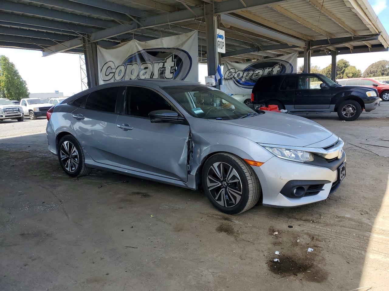 2018 Honda Civic Ex - Image 4