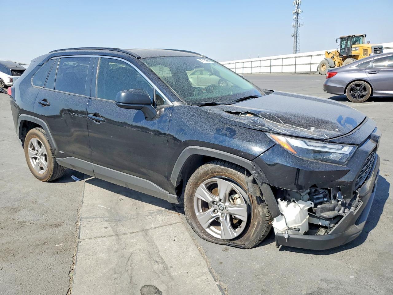 2025 Toyota Rav4 Le - Image 4