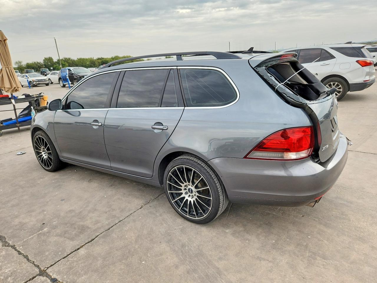 2010 Volkswagen Jetta Se - Фото 2