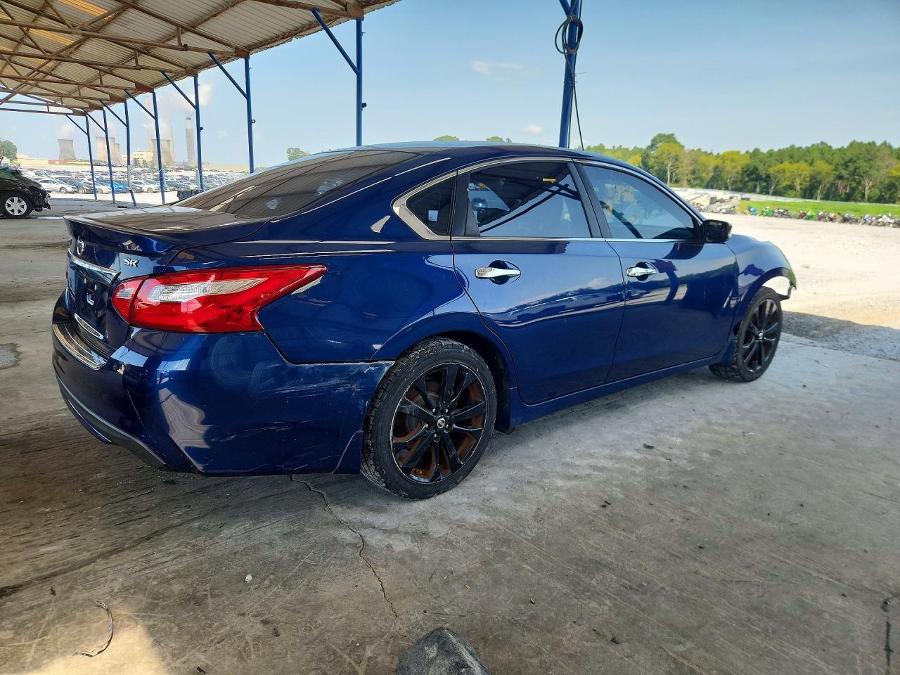 2017 Nissan Altima - Фото 3
