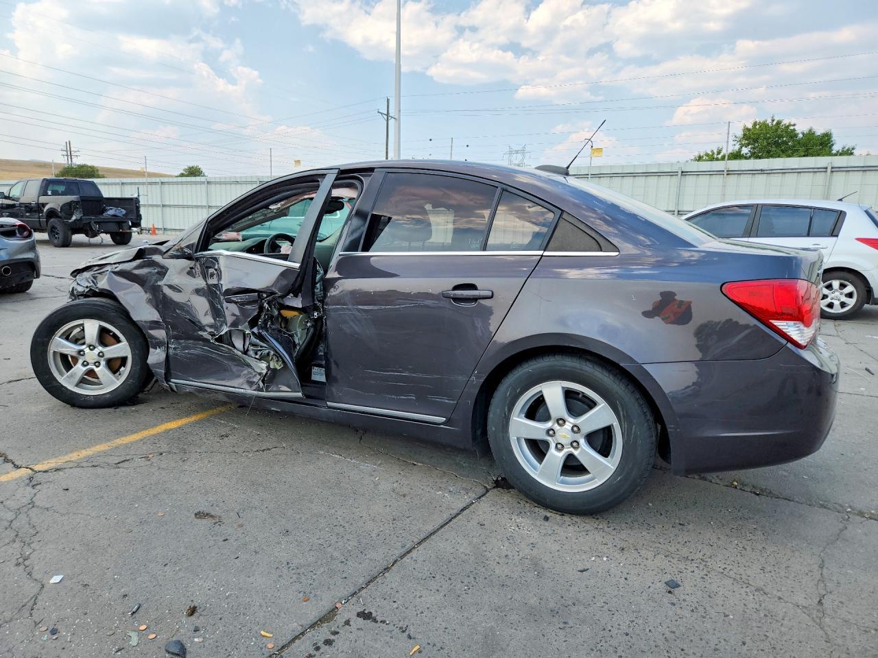 2016 Chevrolet Cruze Limited Lt - Image 2