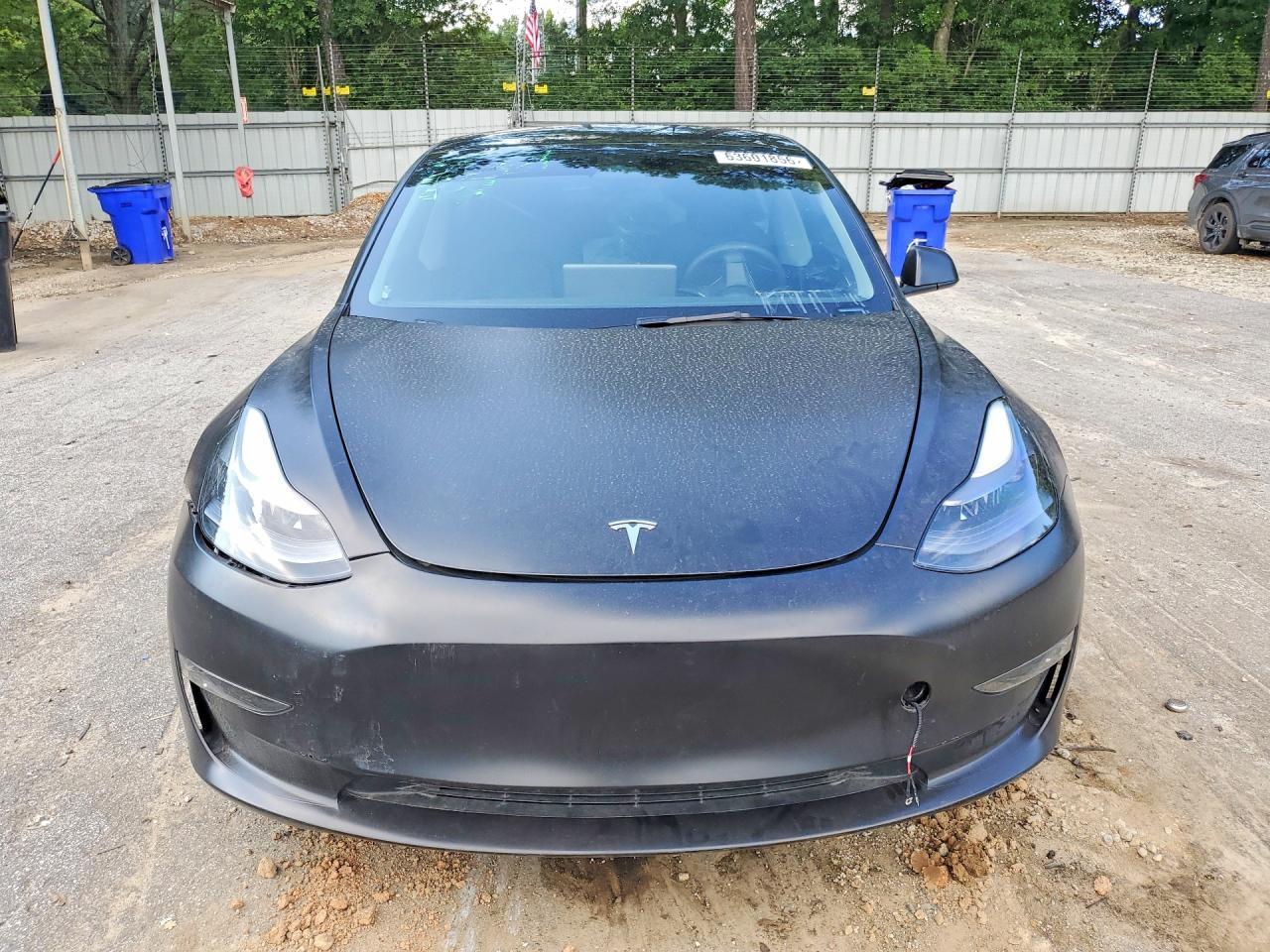 2023 Tesla Model 3 - Фото 5