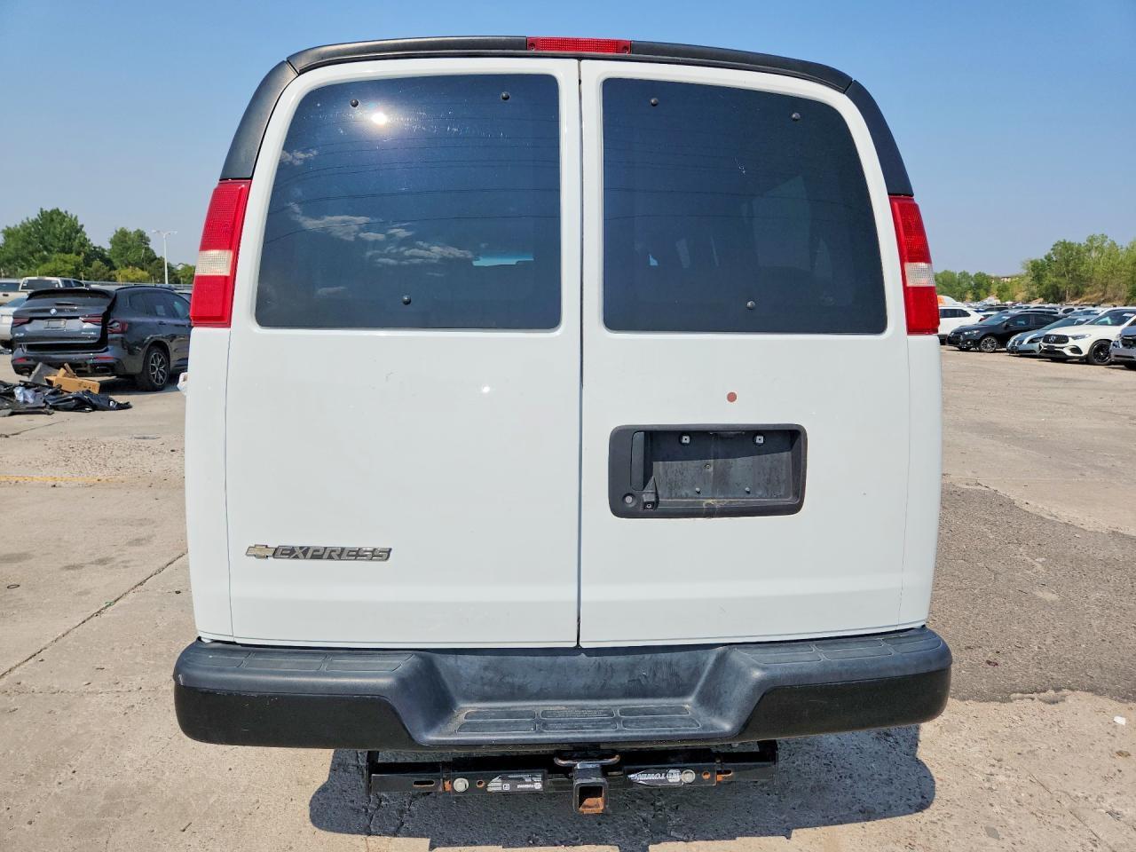 2018 Chevrolet Express G2500 Ls - Фото 6