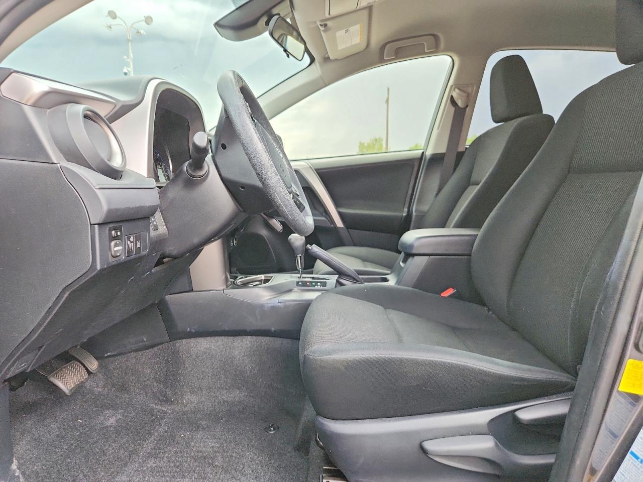 2018 Toyota Rav4 Le - Image 7