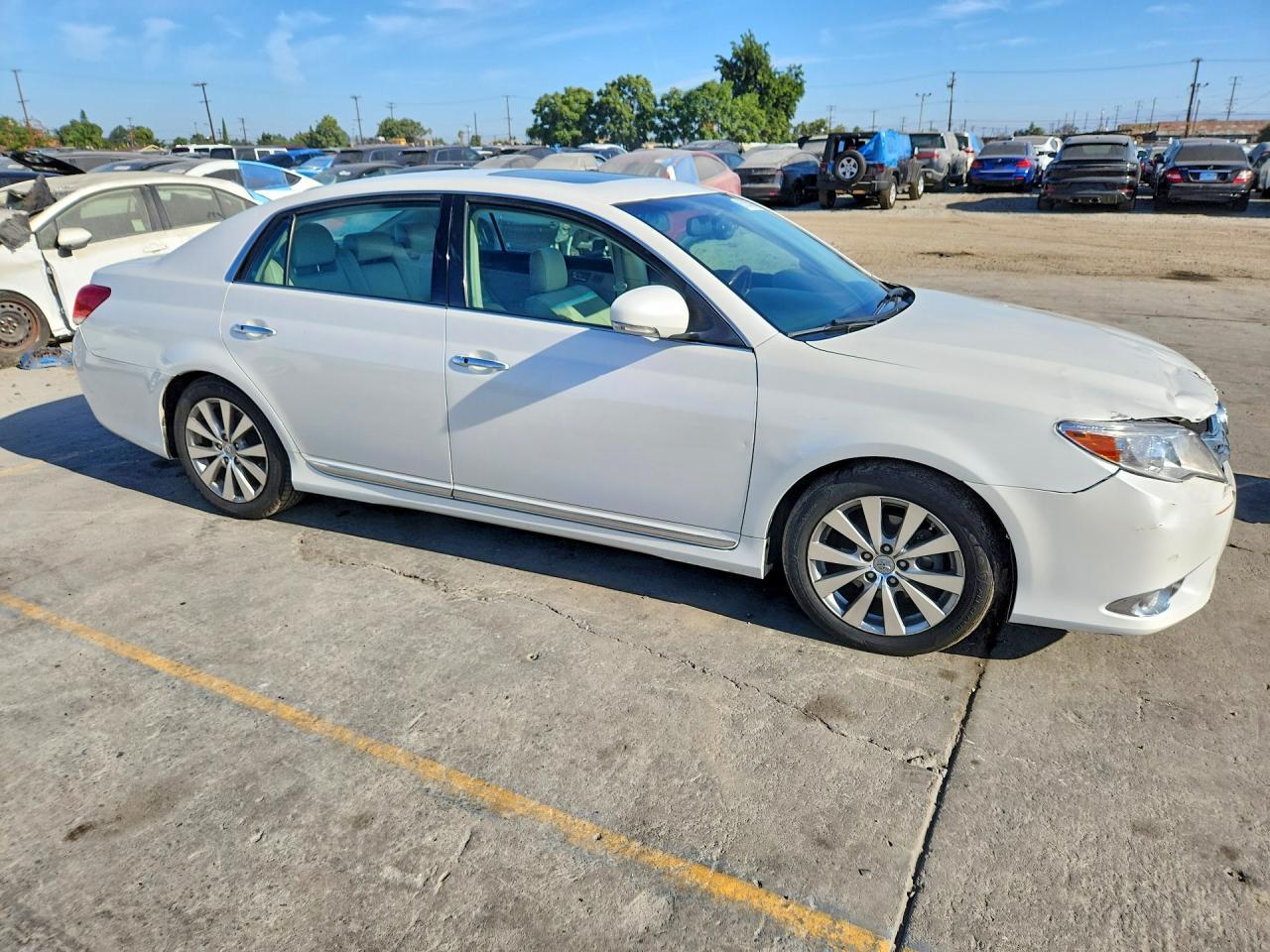 2011 Toyota Avalon Limited - Фото 4