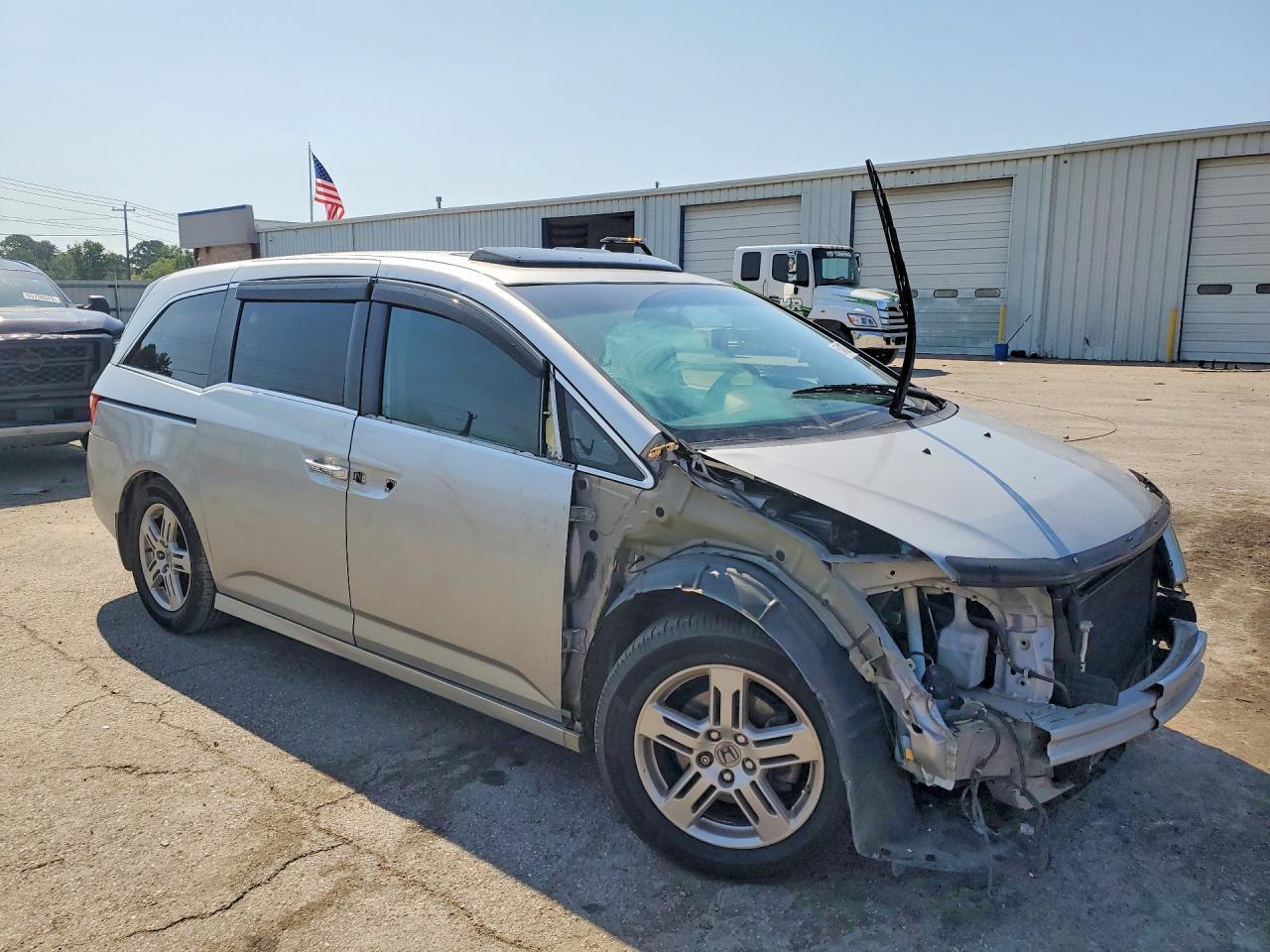 2013 Honda Odyssey Touring - Фото 4