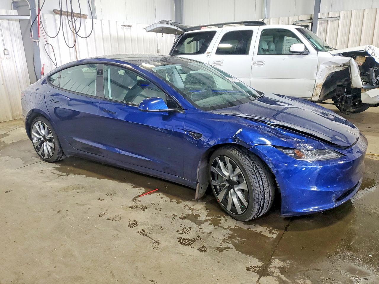 2024 Tesla Model 3 - Фото 4