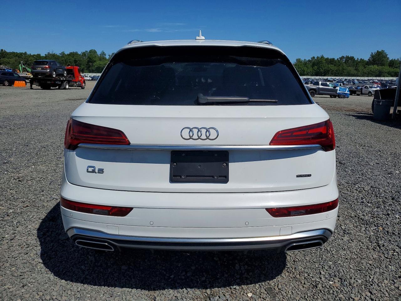 2022 Audi Q5 Premium 45 - Image 6