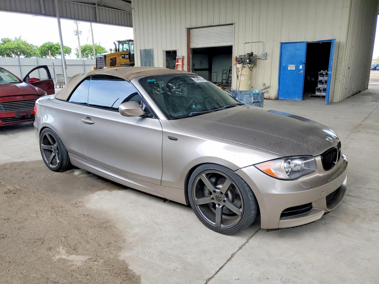2010 BMW 135 I - Image 4