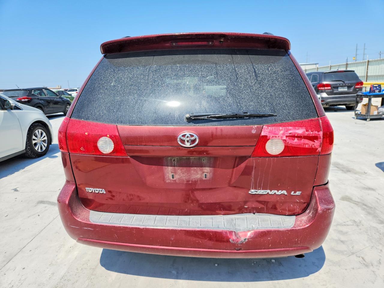 2008 Toyota Sienna Le 7-Passenger - Фото 6