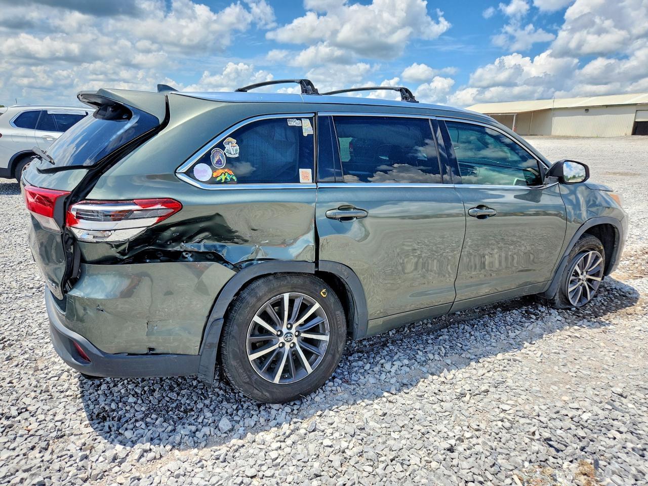 2018 Toyota Highlander Xle - Image 3