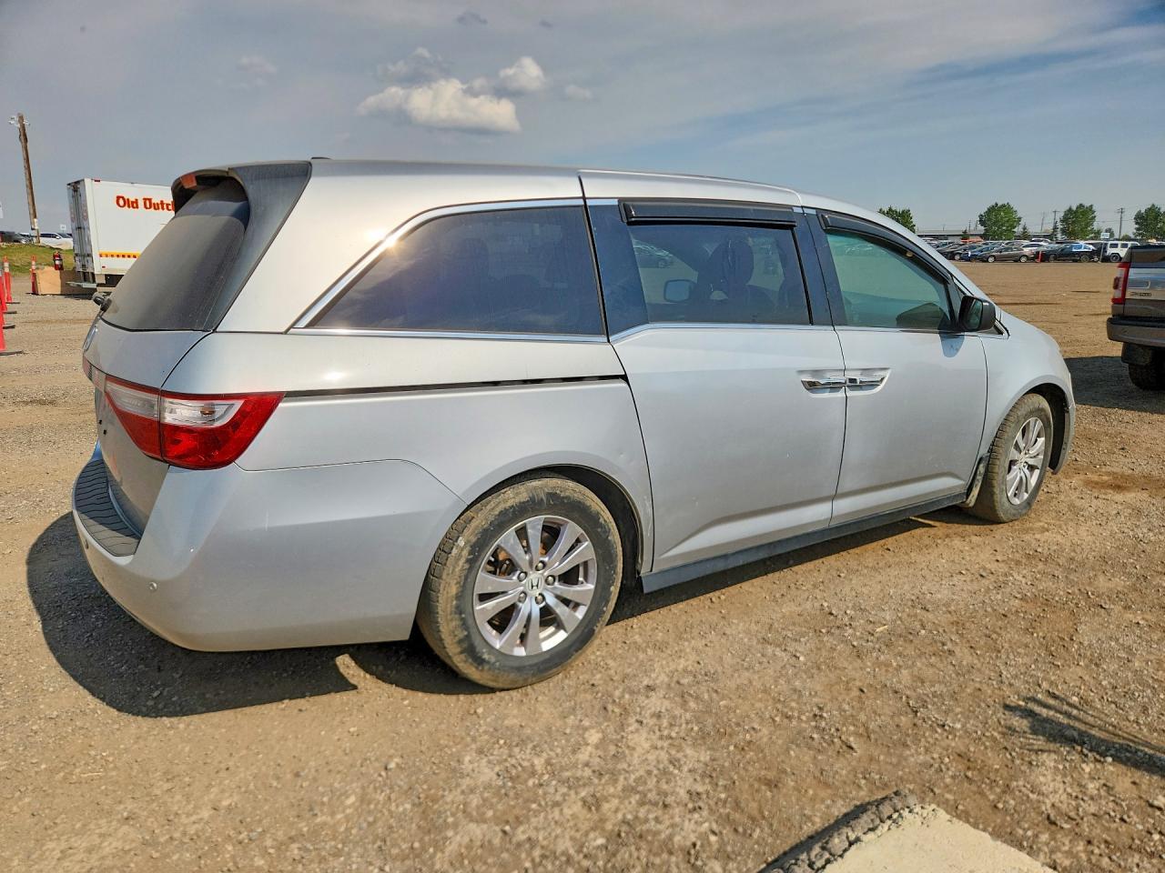 2013 Honda Odyssey Exl - Image 3