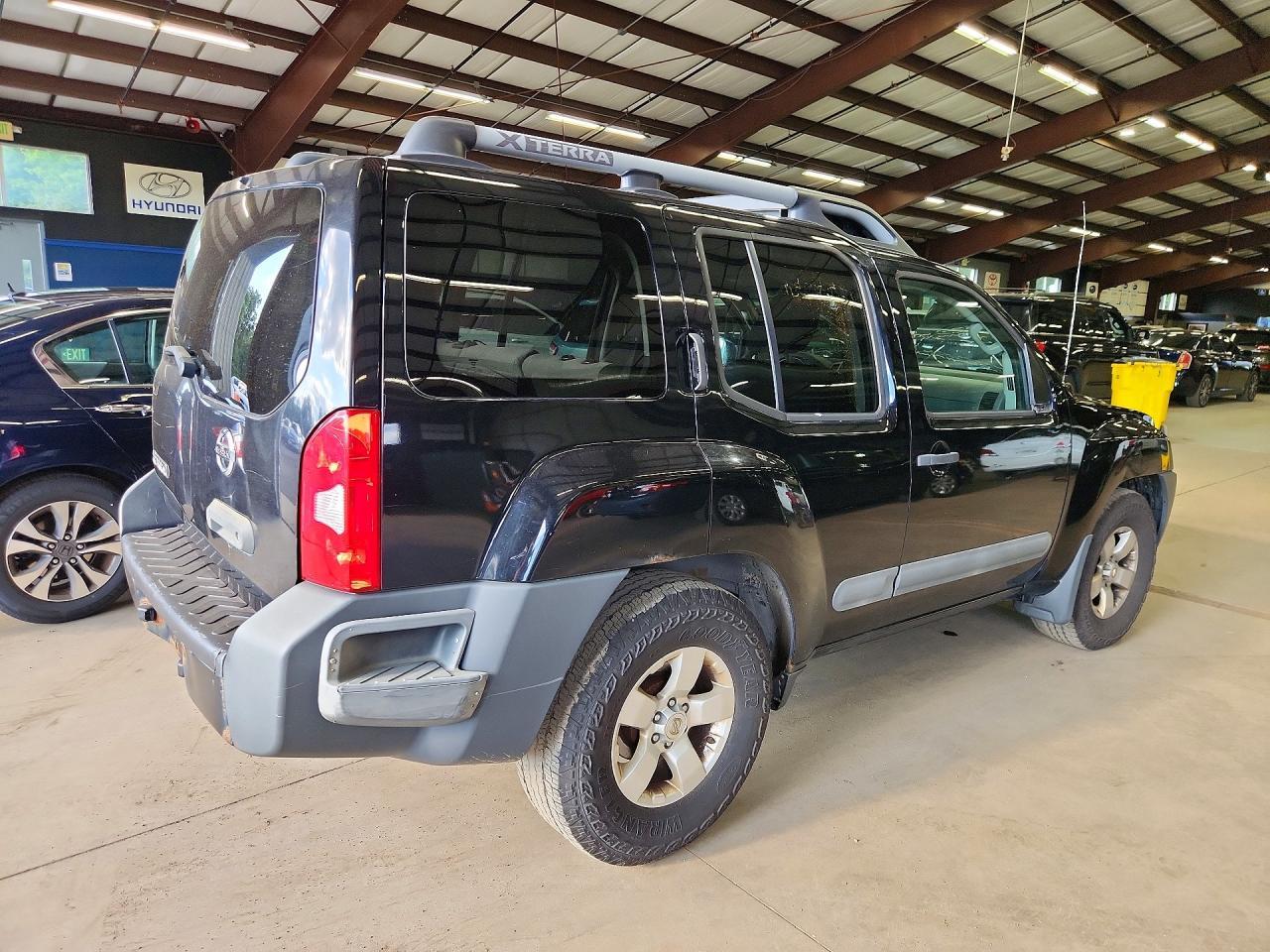 2013 Nissan Xterra X - Фото 3