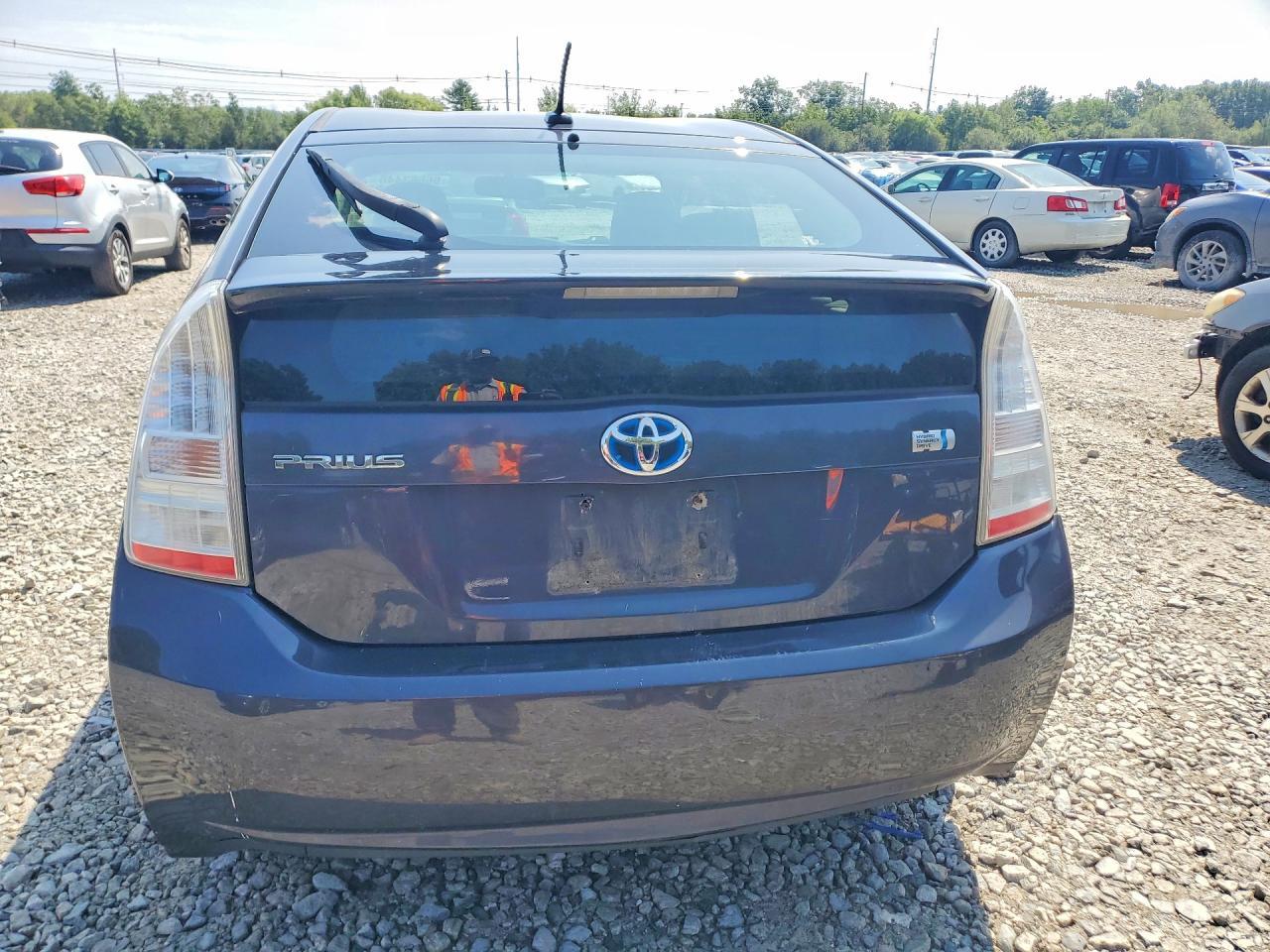 2010 Toyota Prius Iv - Image 6