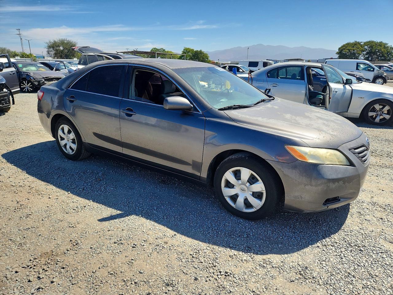 2009 Toyota Camry Le - Фото 4