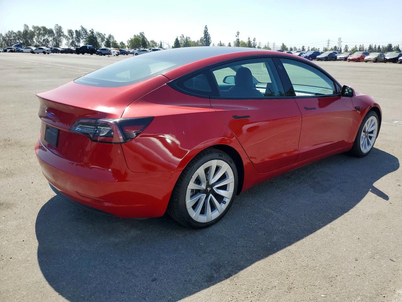 2022 Tesla Model 3 - Фото 3